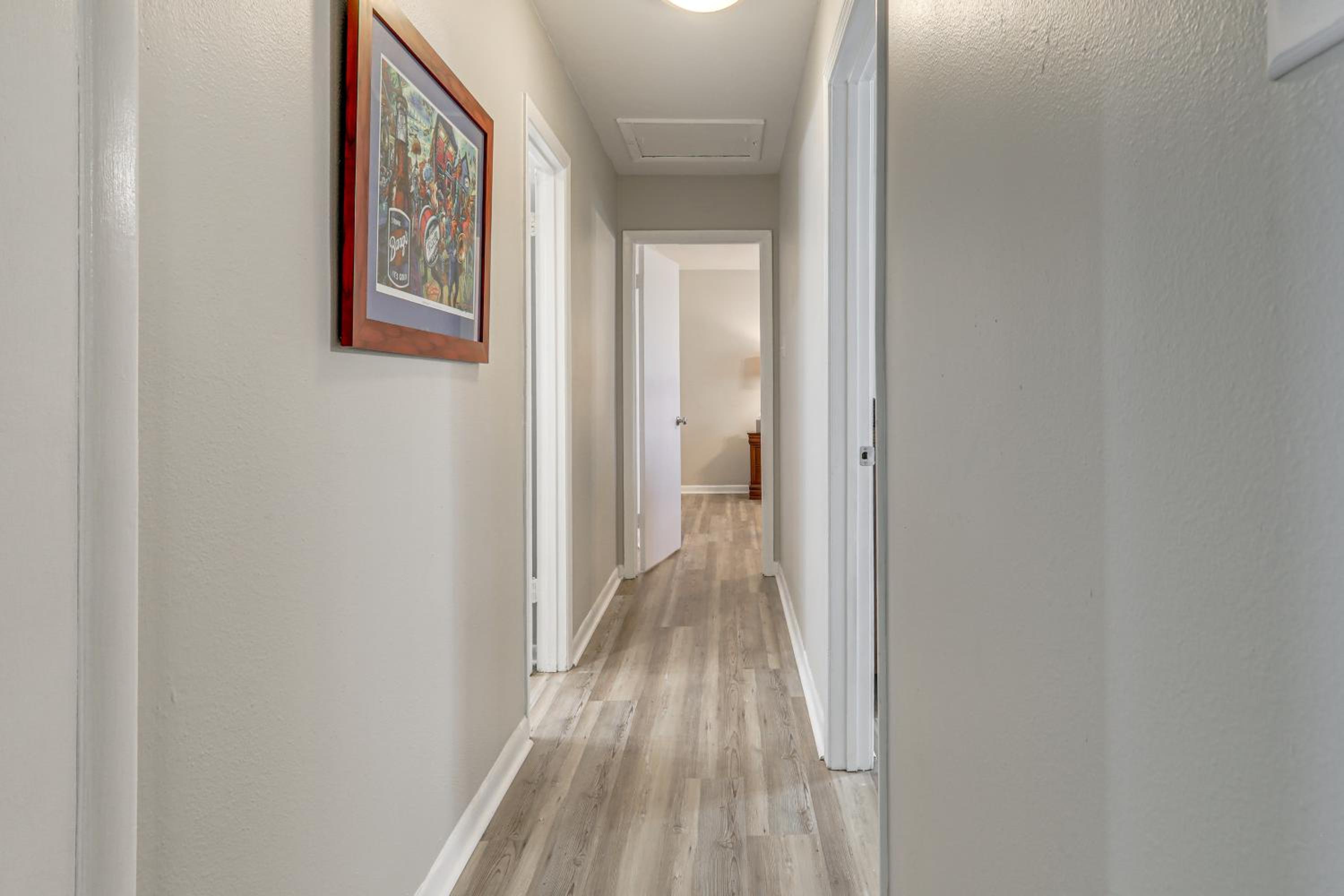 1 Mi to LSU, Tiger Stadium! Lovely Home with Parking