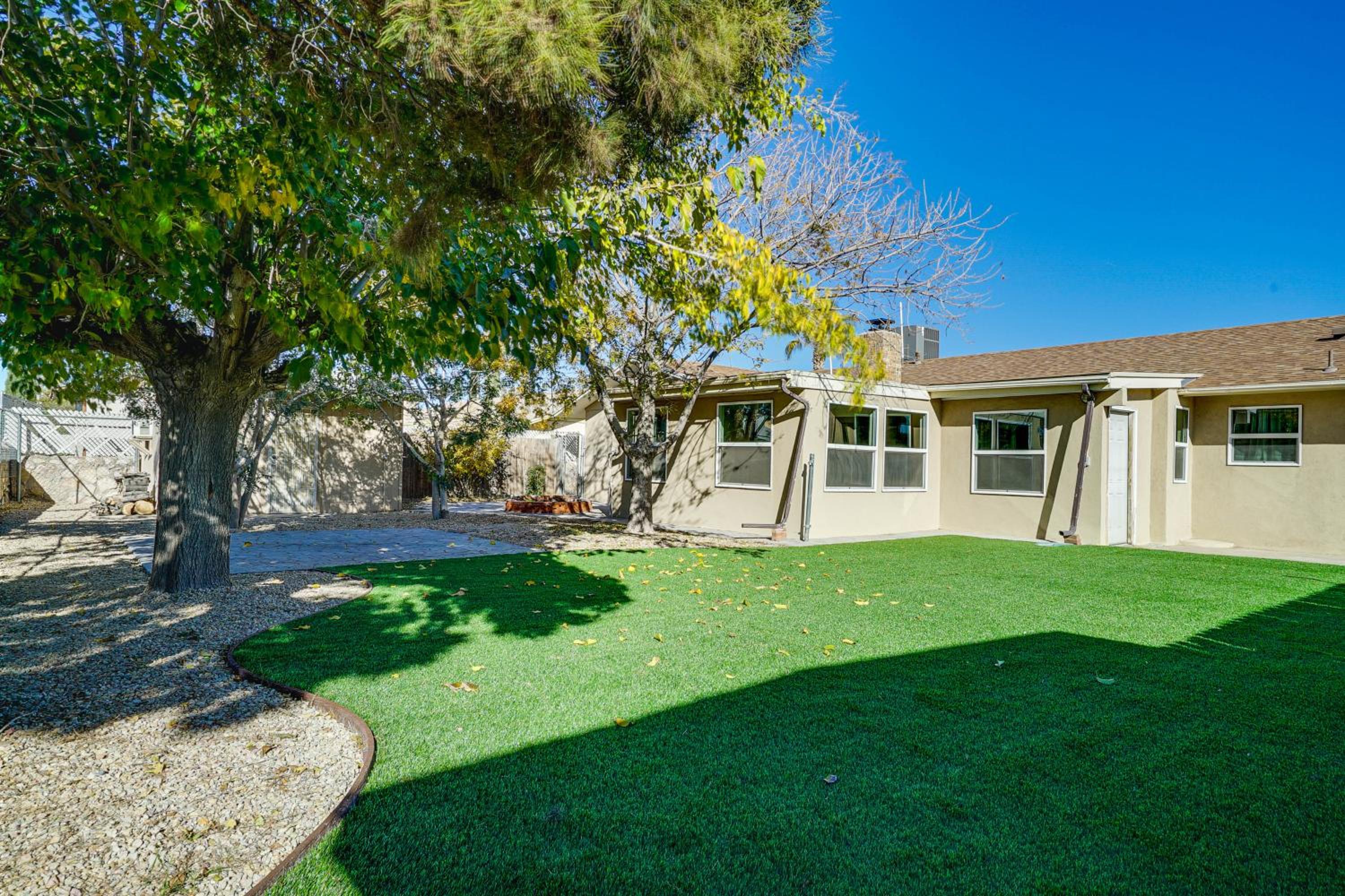 Fire Pit and Yard El Paso Retreat By Fort Bliss!