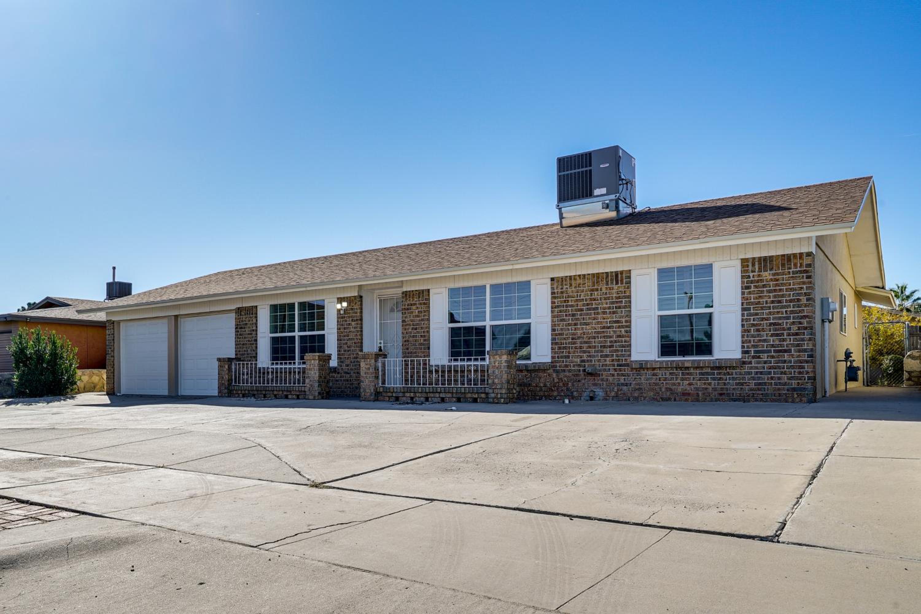 Fire Pit and Yard El Paso Retreat By Fort Bliss!