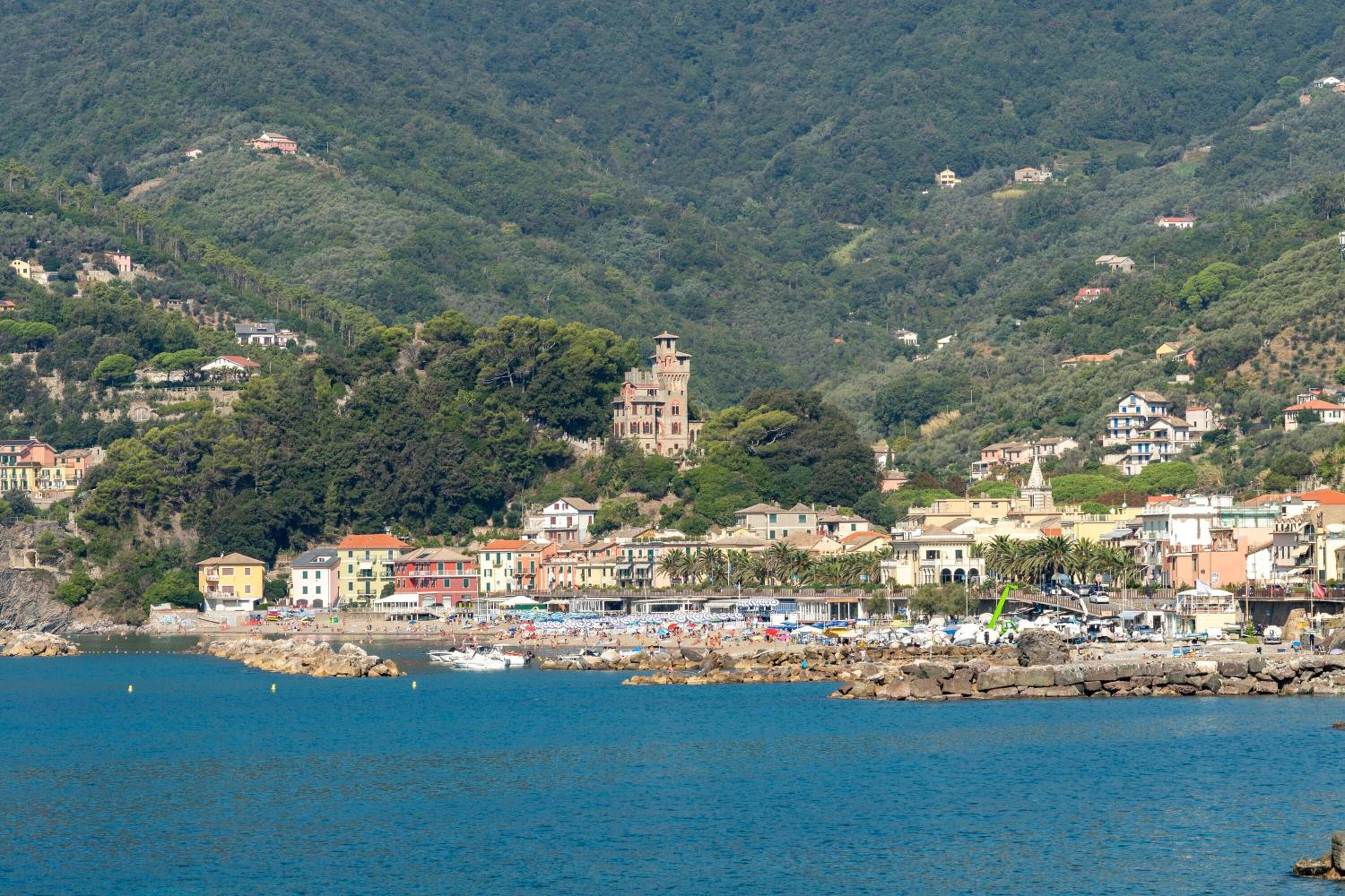 Moneglia Villa in A Quiet Place - Happy Rentals