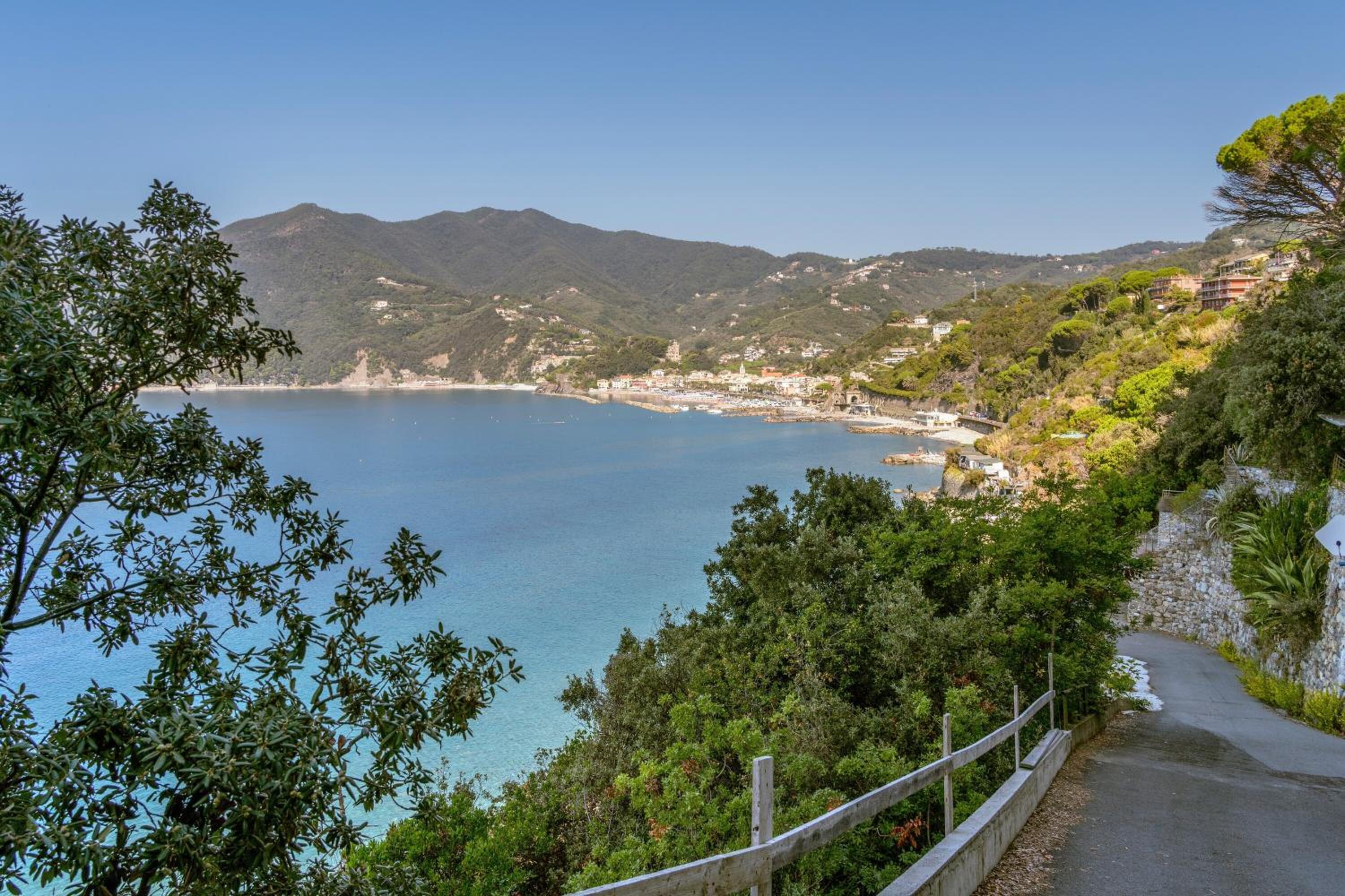 Moneglia Villa in A Quiet Place - Happy Rentals