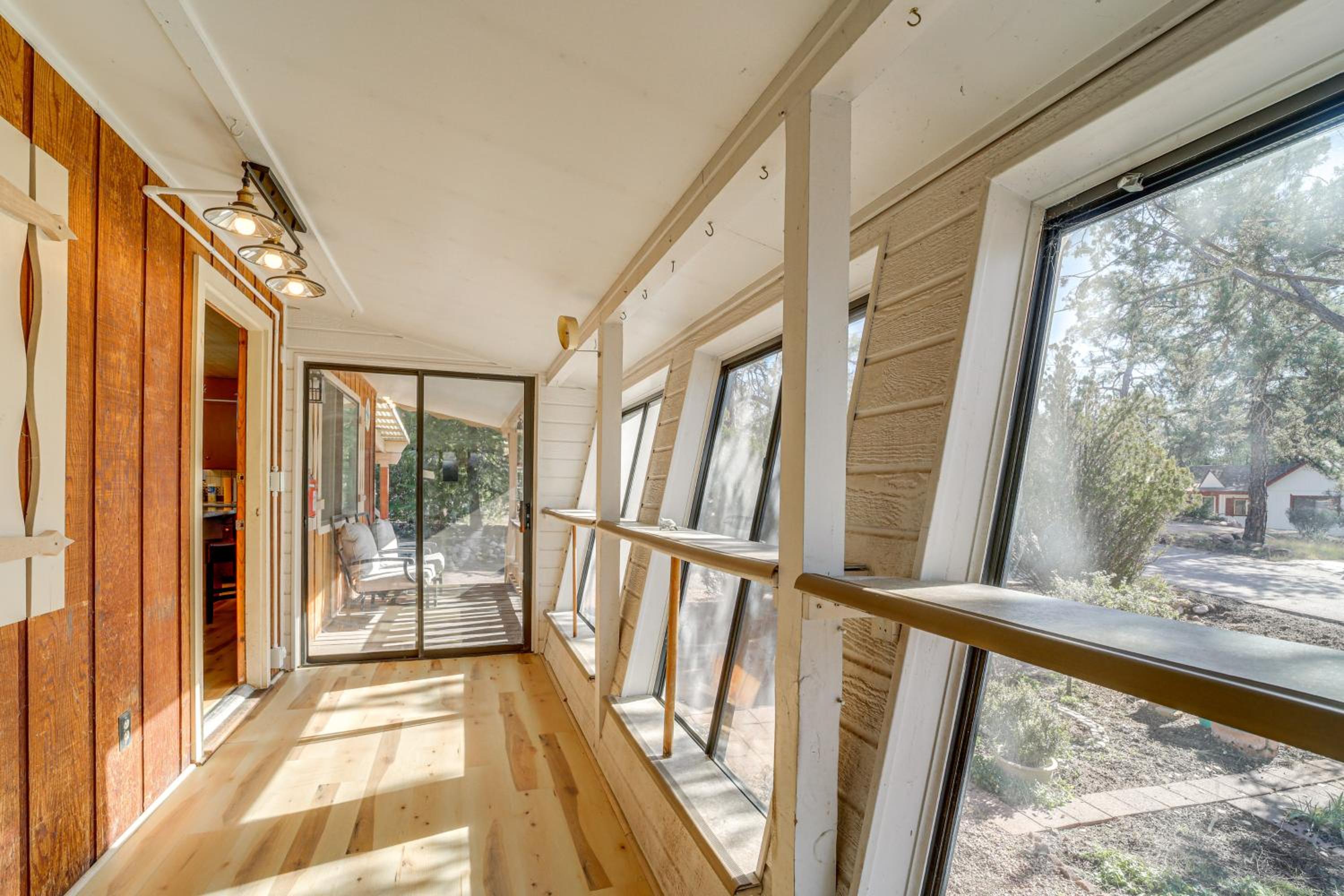 Near Scenic Trails and Parks! Central Payson Retreat