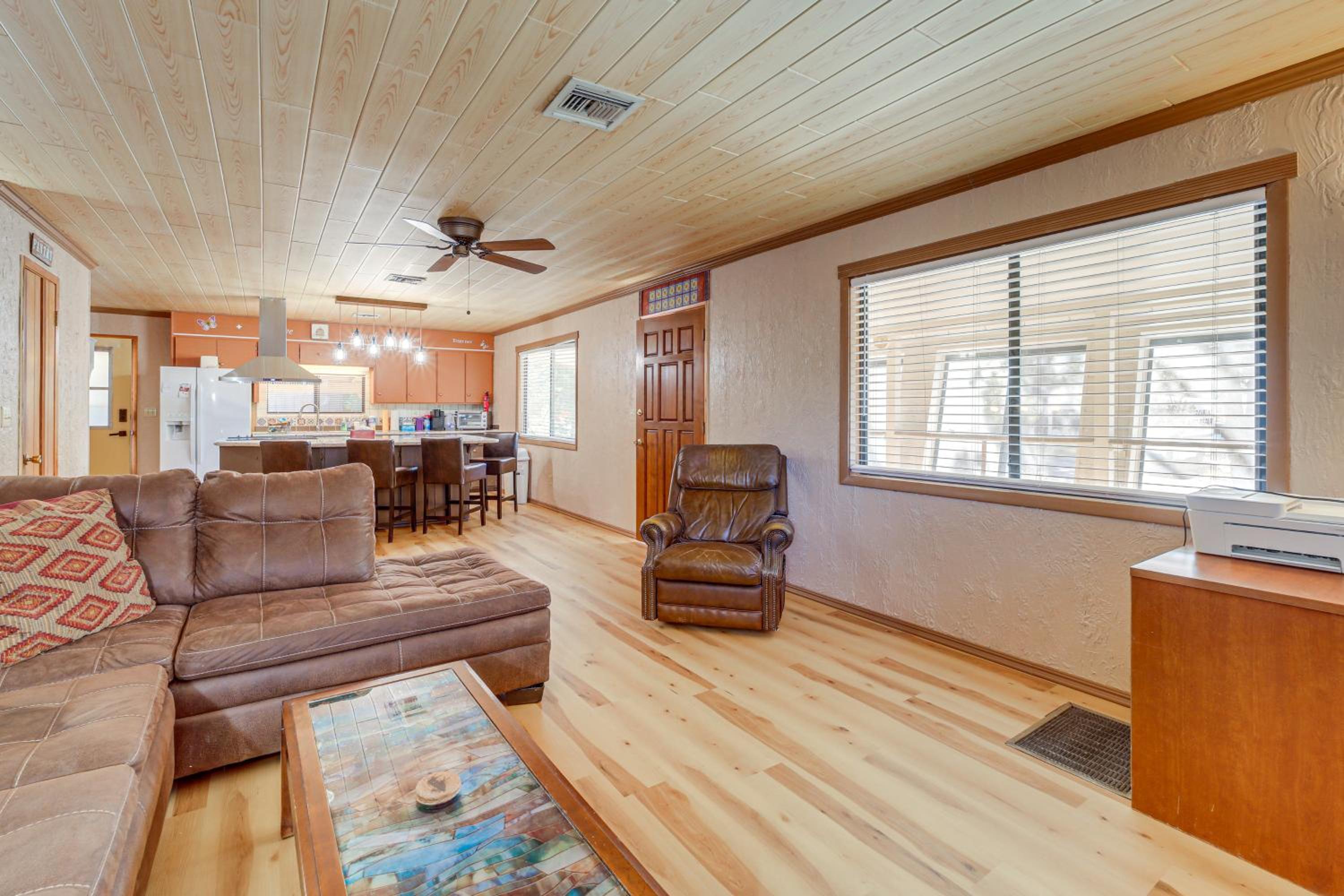 Near Scenic Trails and Parks! Central Payson Retreat
