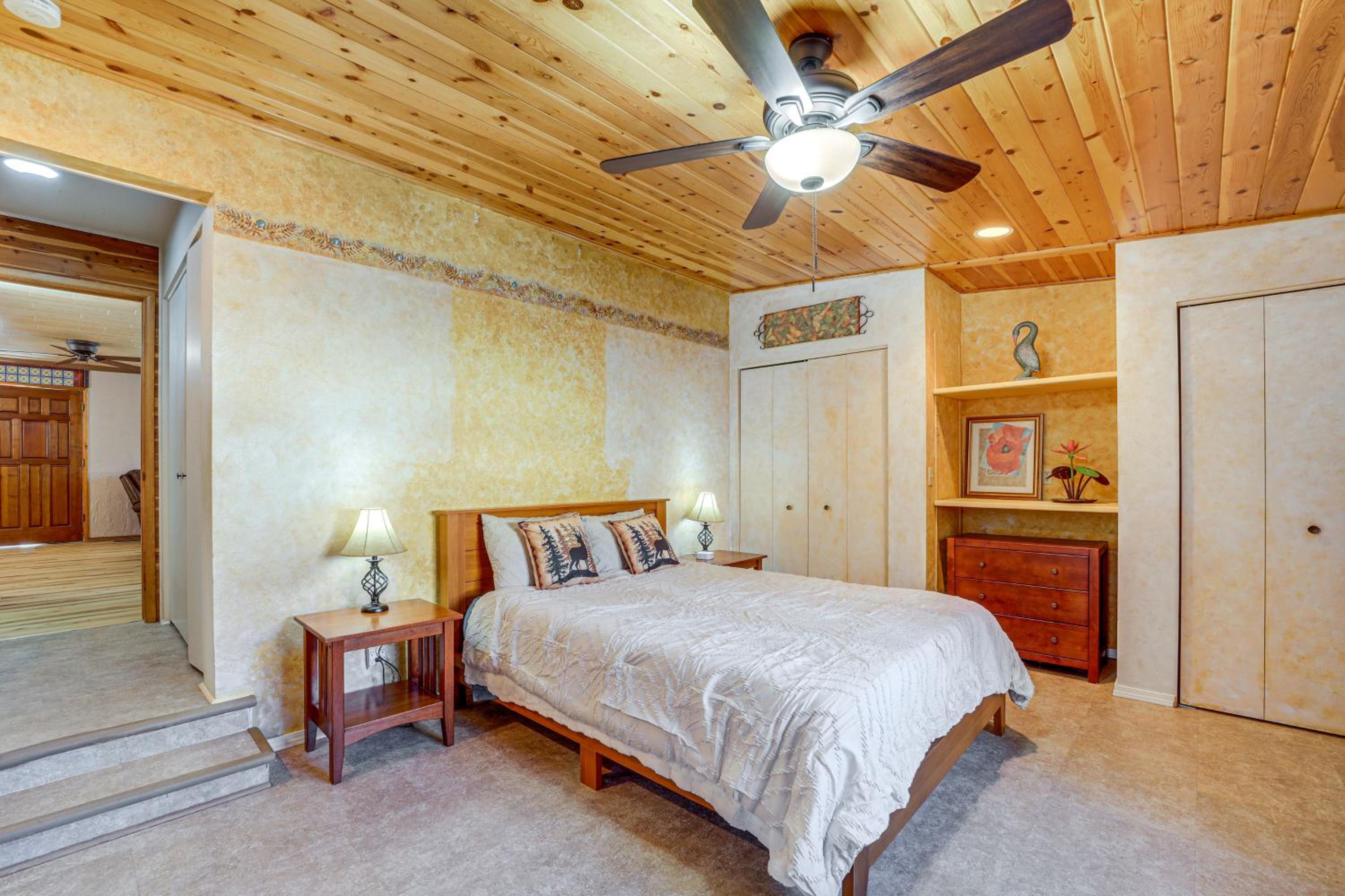 Near Scenic Trails and Parks! Central Payson Retreat