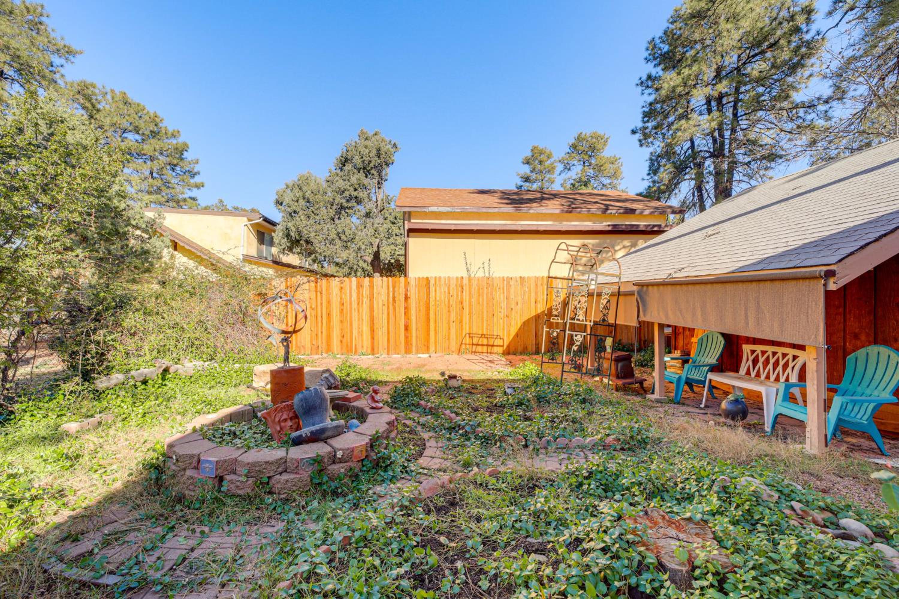 Near Scenic Trails and Parks! Central Payson Retreat