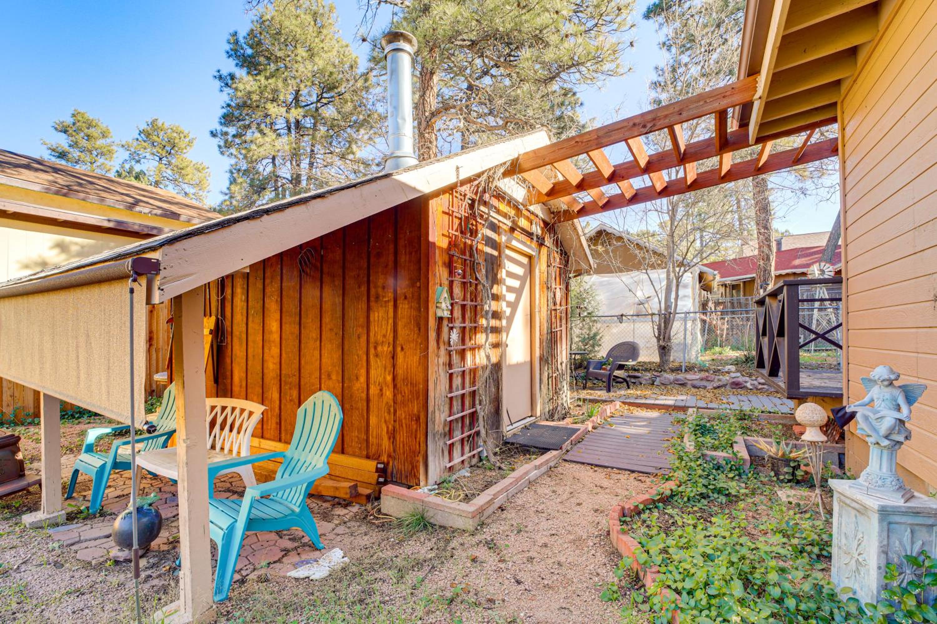 Near Scenic Trails and Parks! Central Payson Retreat