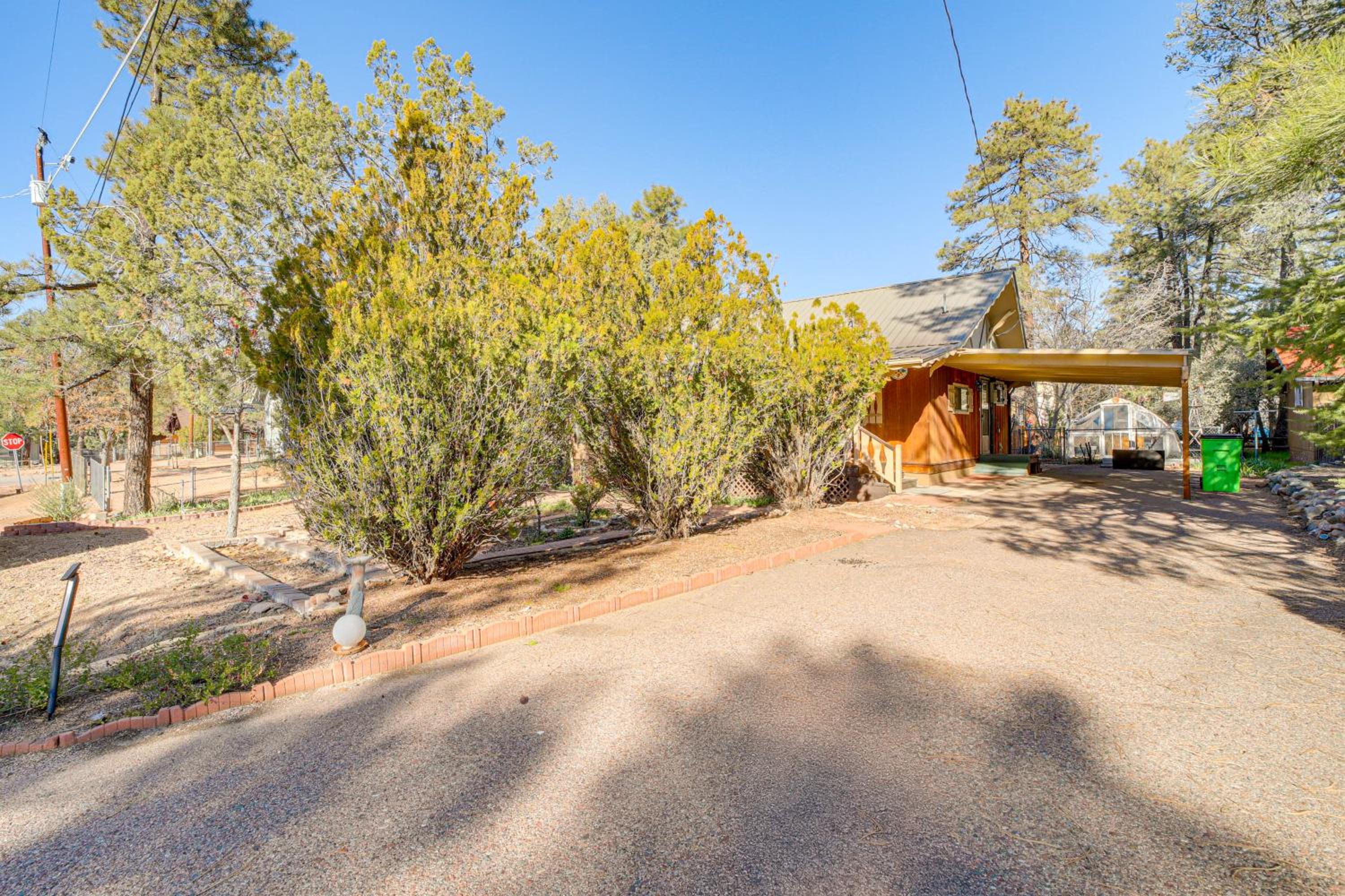 Near Scenic Trails and Parks! Central Payson Retreat