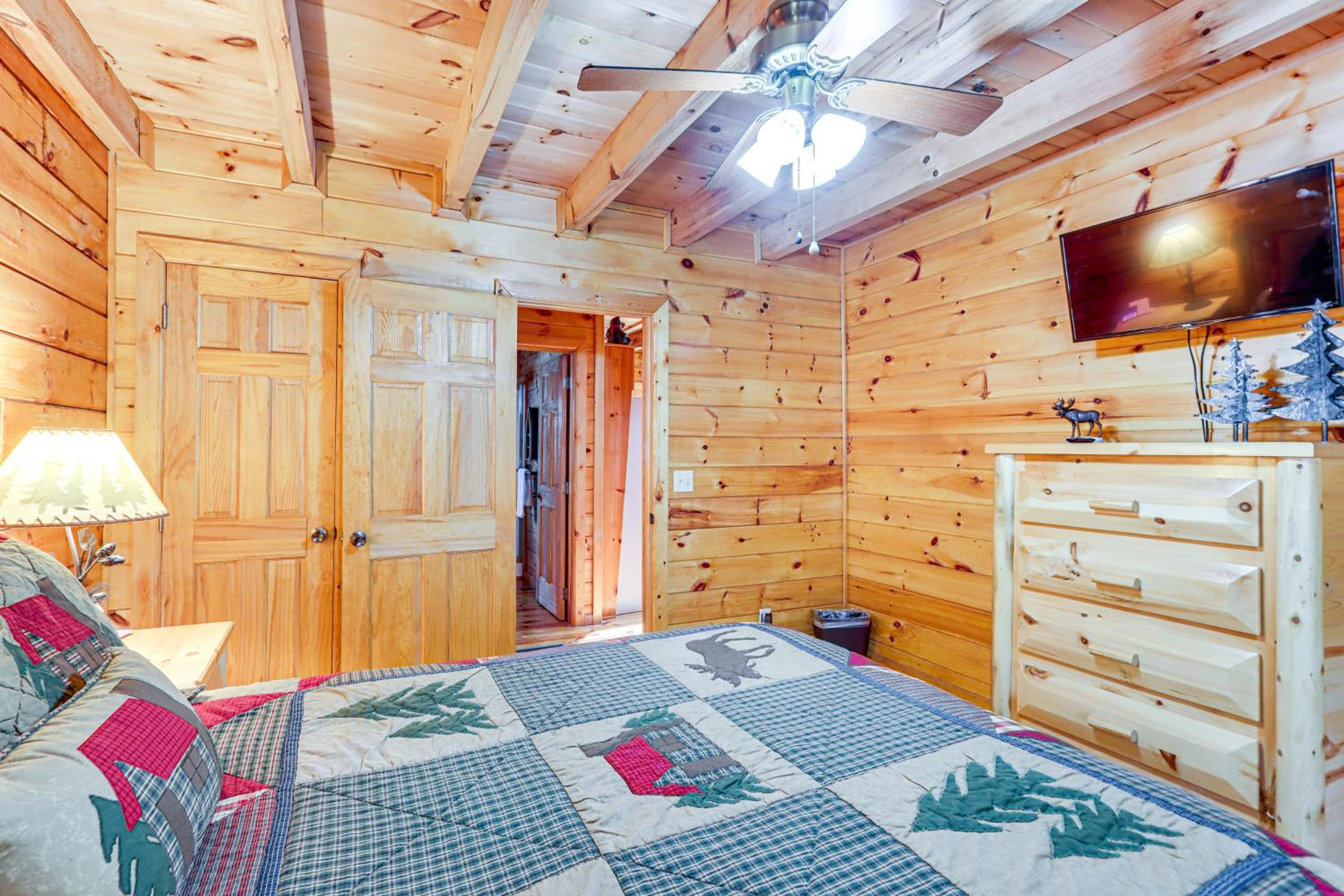 Game Room and Hot Tub! Family Cabin in Blue Ridge