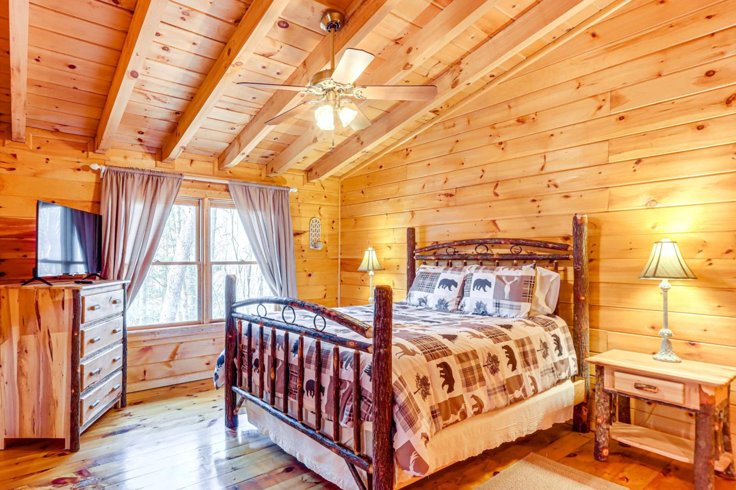 Game Room and Hot Tub! Family Cabin in Blue Ridge