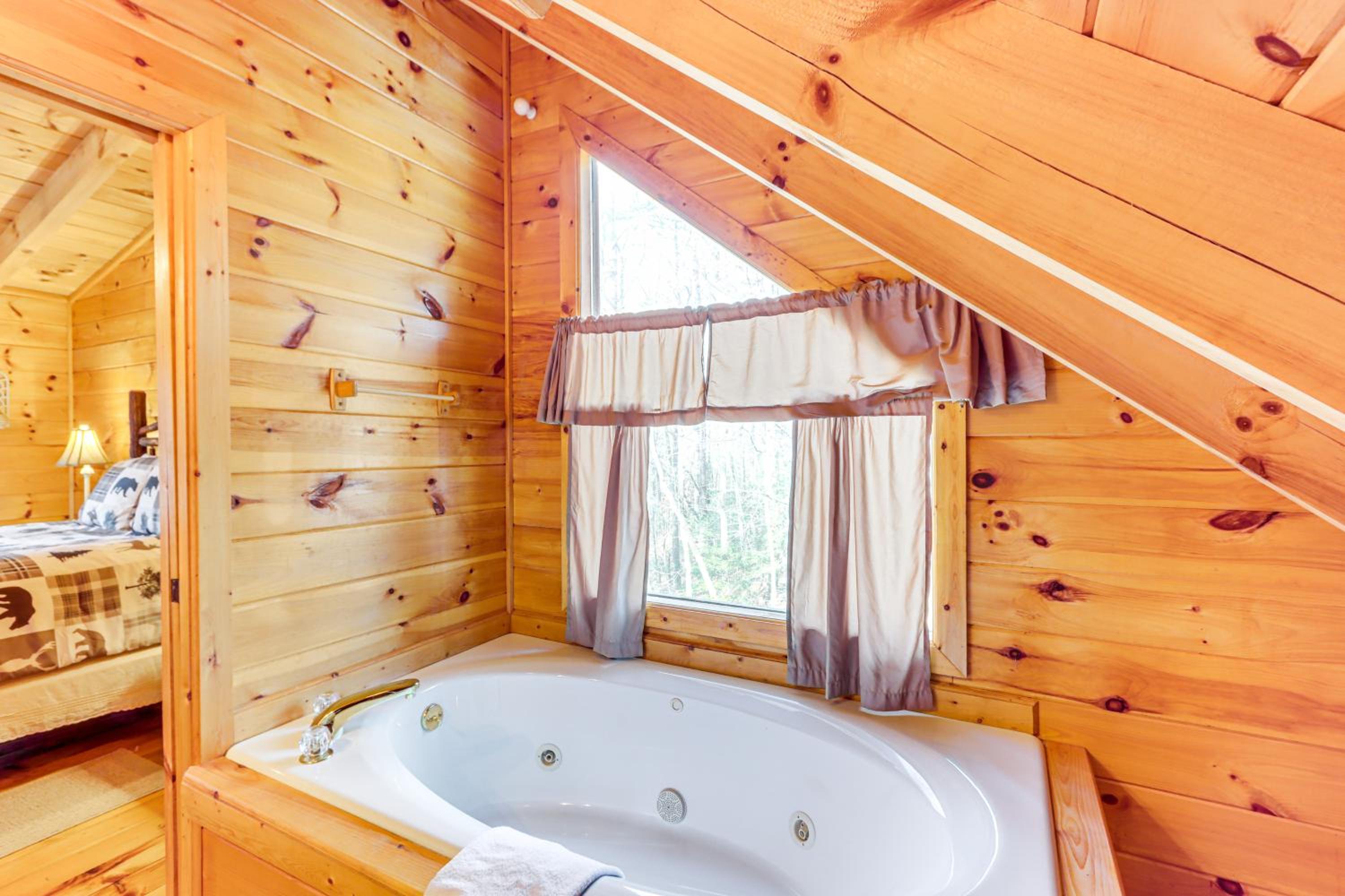 Game Room and Hot Tub! Family Cabin in Blue Ridge