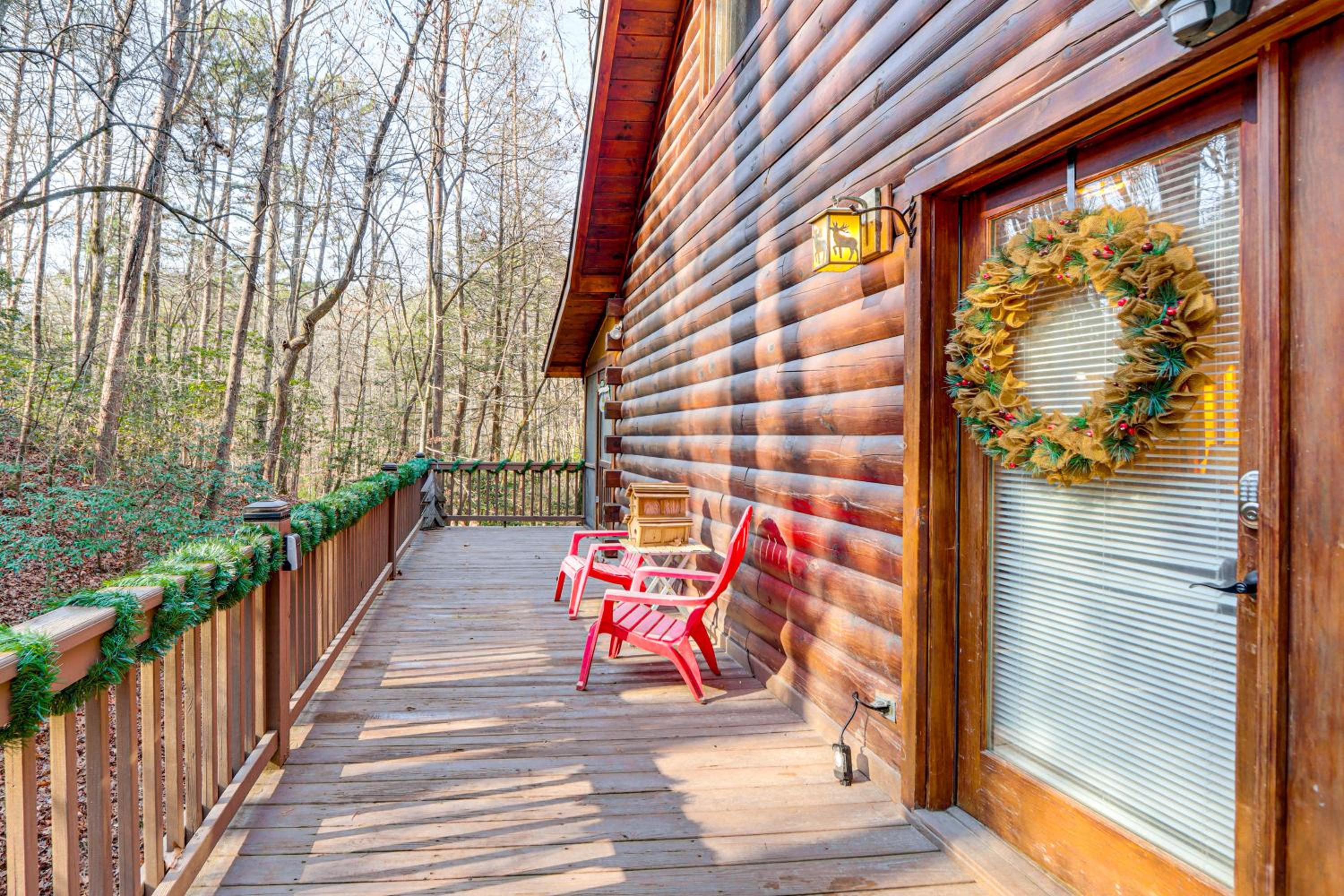 Game Room and Hot Tub! Family Cabin in Blue Ridge