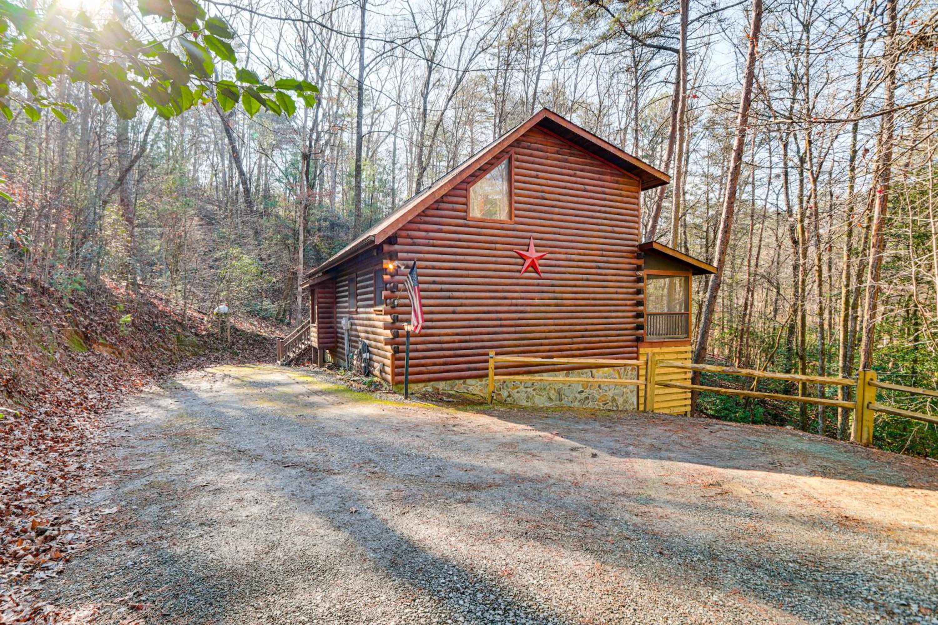 Game Room and Hot Tub! Family Cabin in Blue Ridge