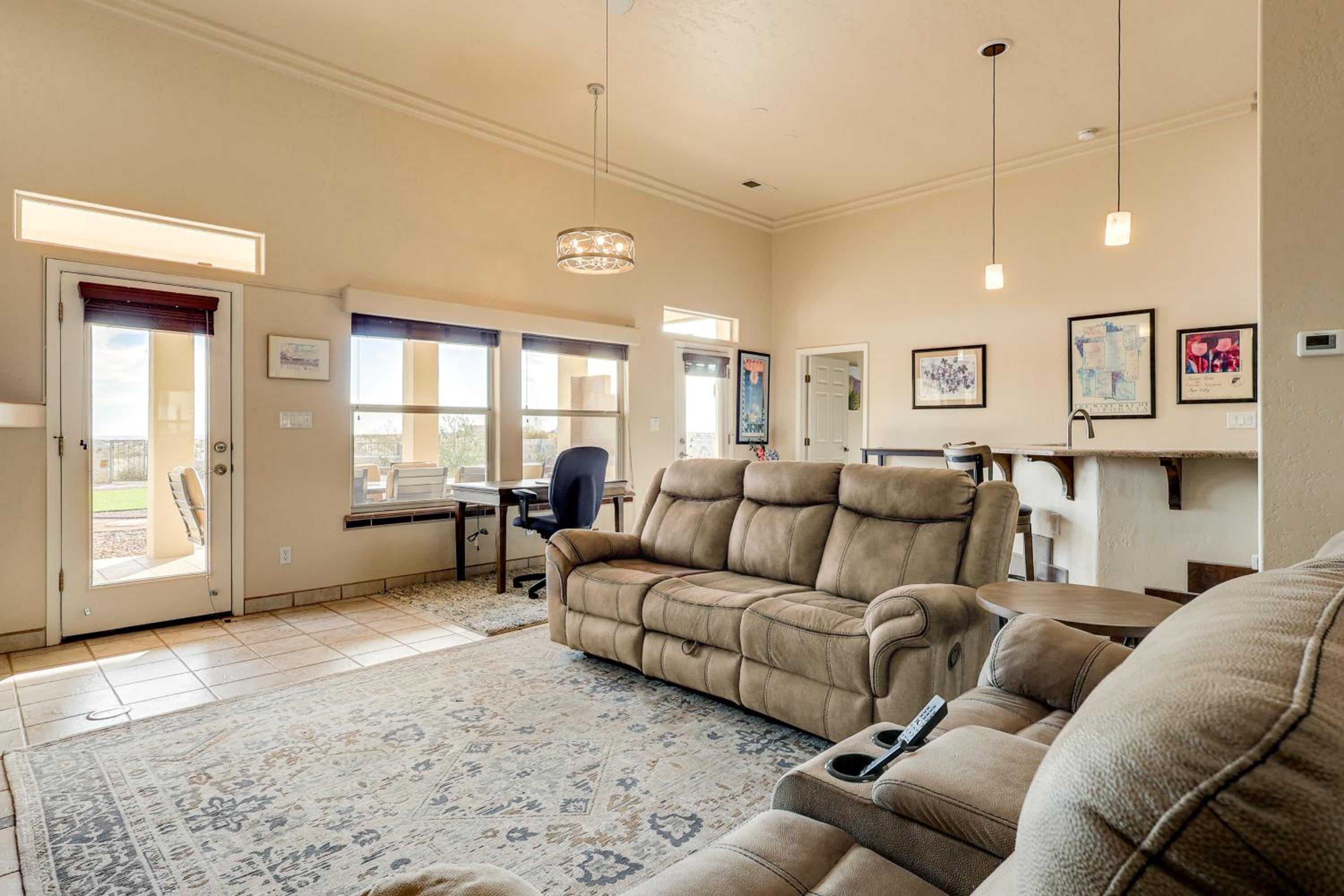 Golf, Hike and Stargaze Quiet Home in Las Cruces