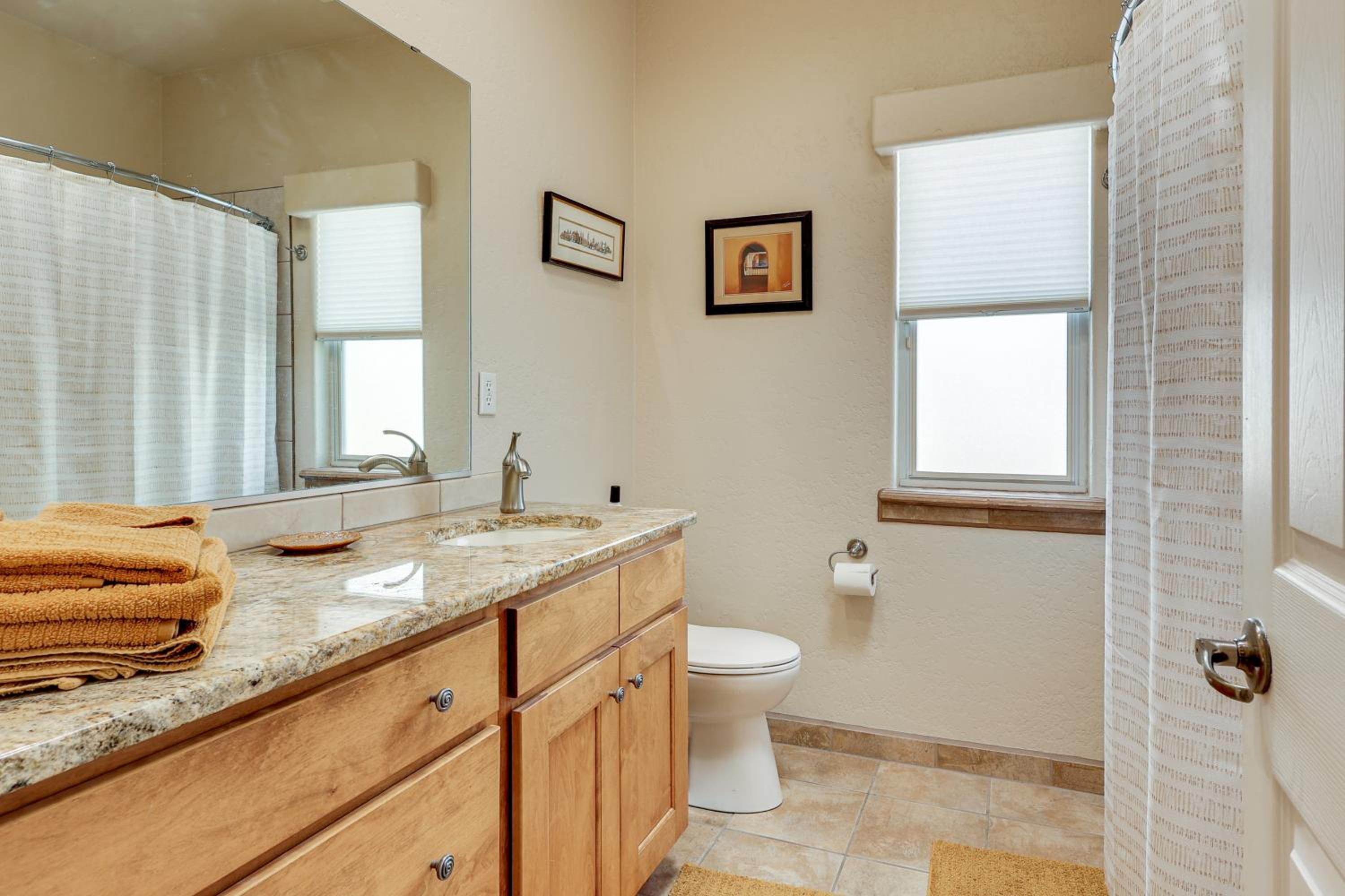 Golf, Hike and Stargaze Quiet Home in Las Cruces