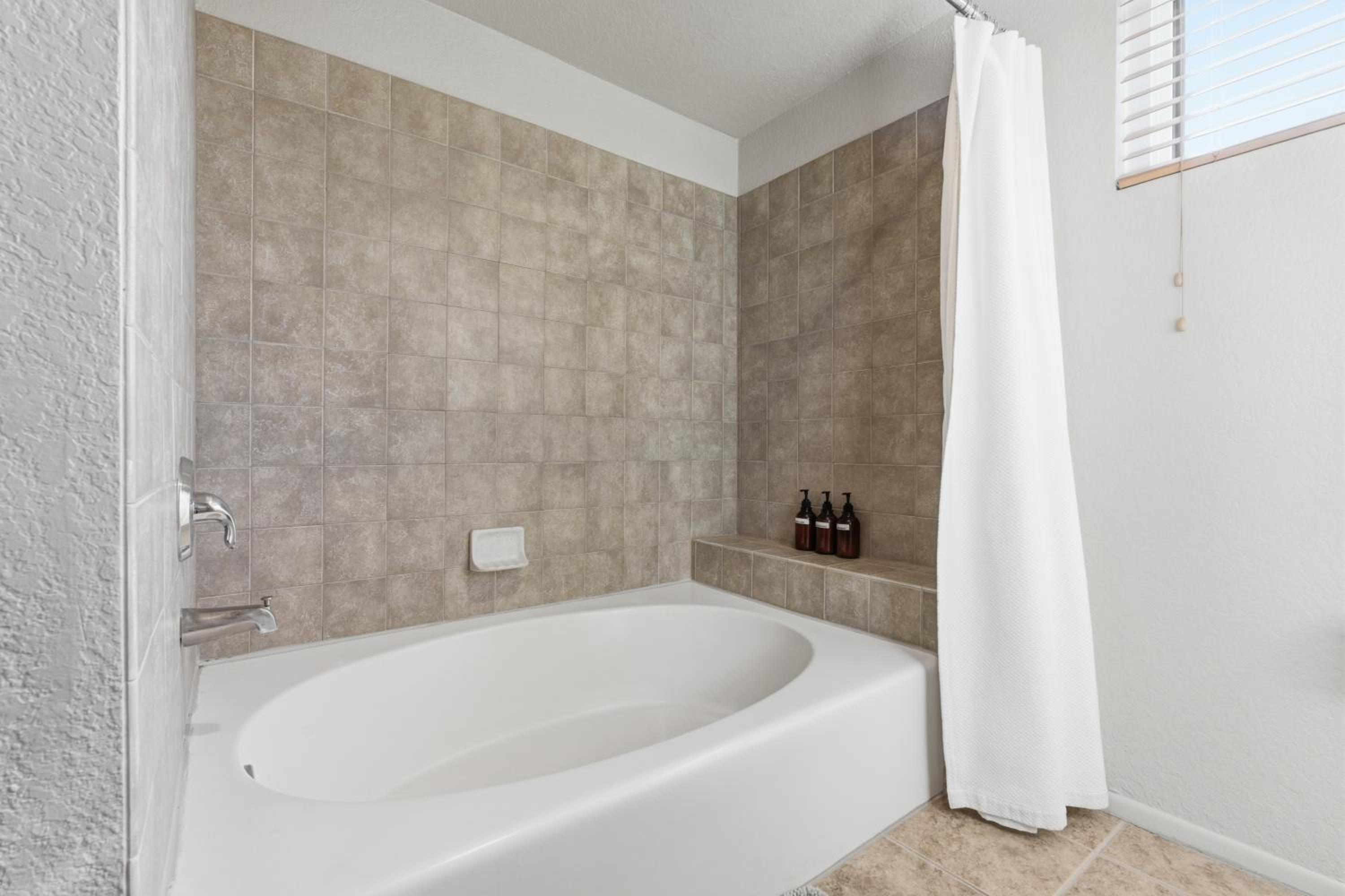 Saguaro Lodge, Luxury comfort in Tucson
