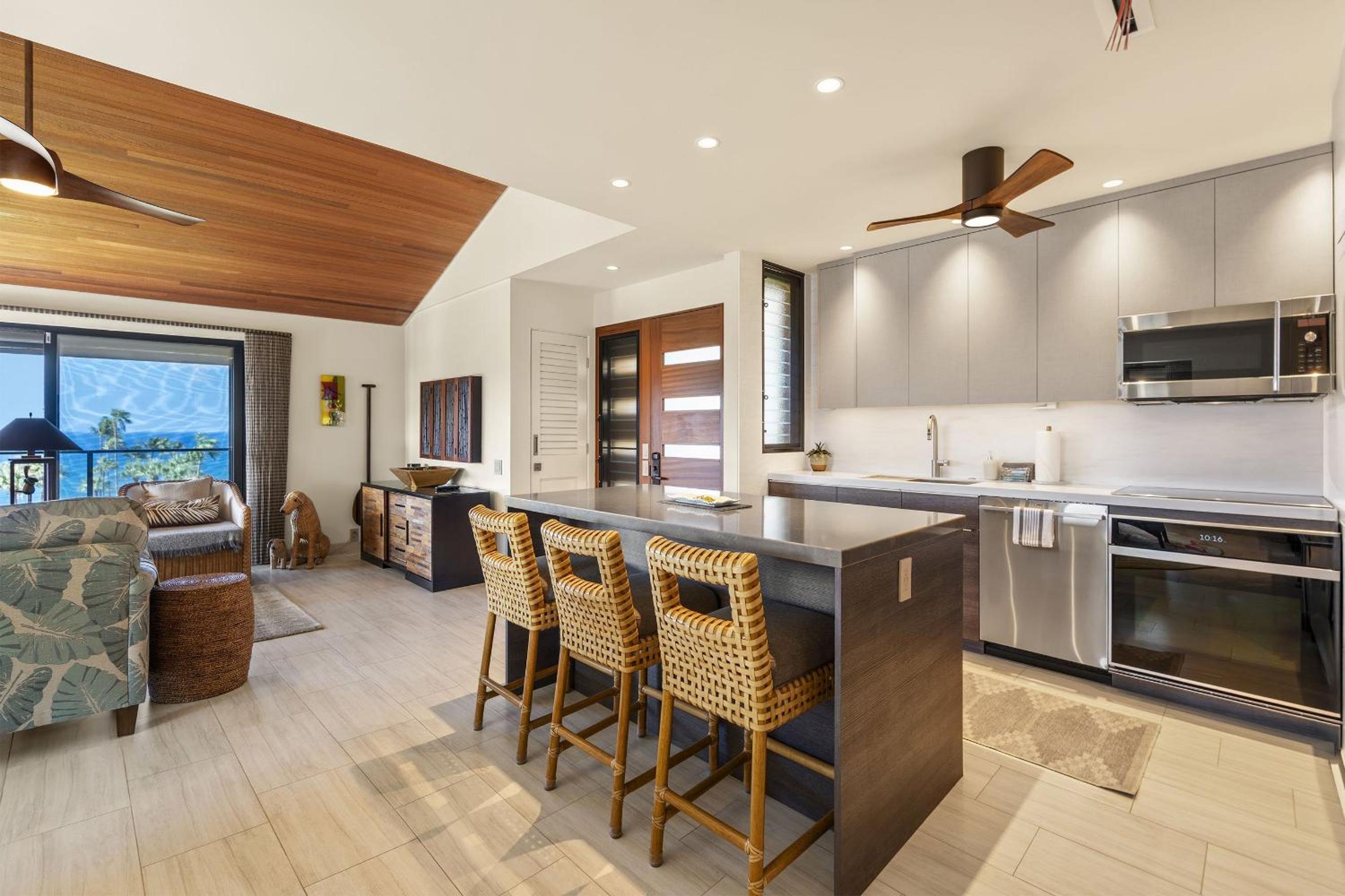 Wailea Elua 204 - Luxury 1BR, 2BA Condo, Stunning Ocean Views & Modern Upgrades