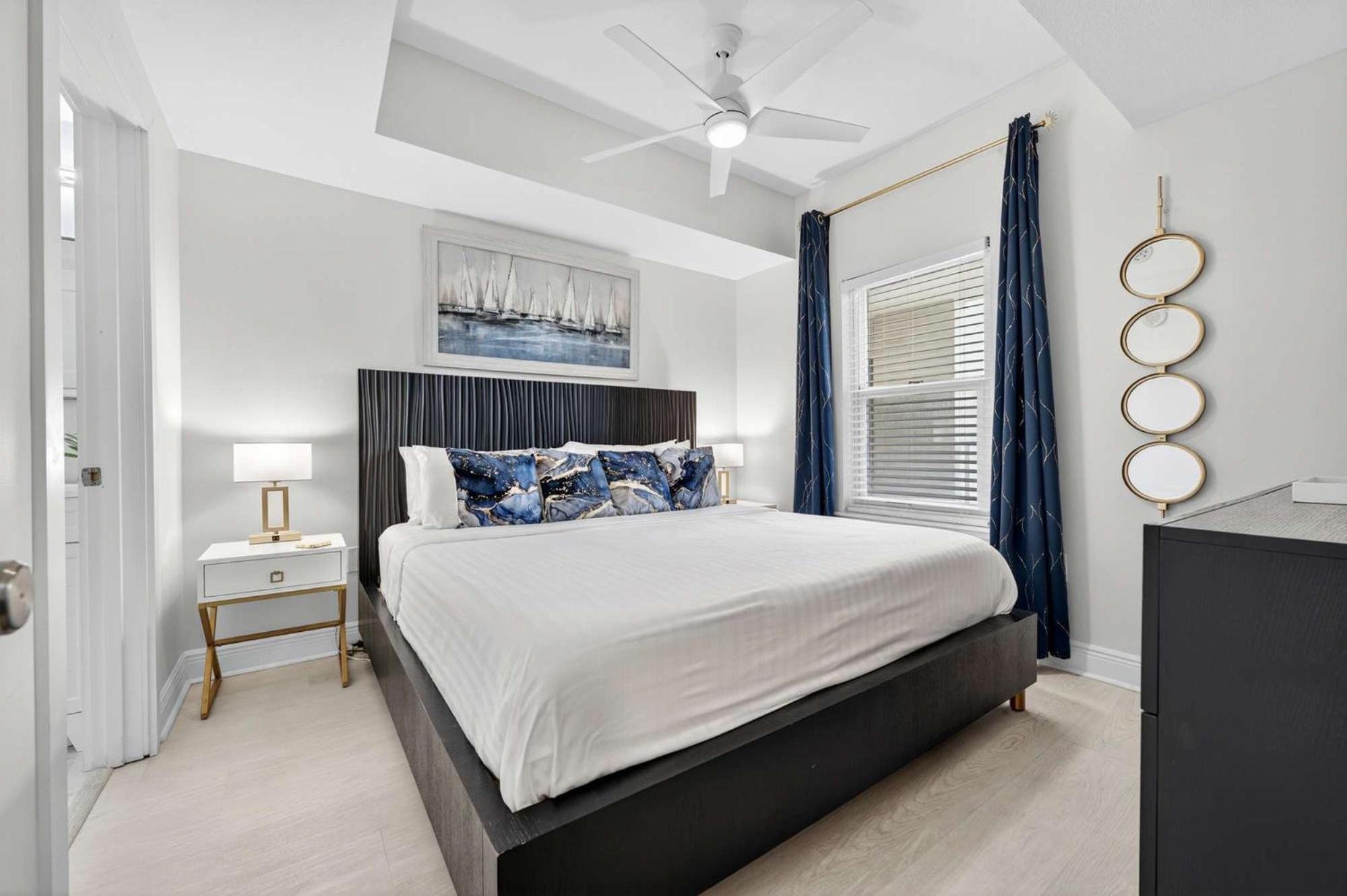 Easy Gogh'n Beach Stay for 5