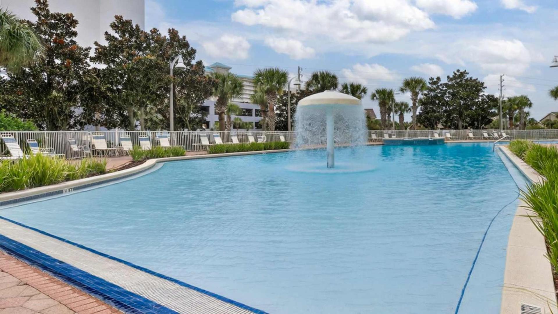 Easy Gogh'n Beach Stay for 5