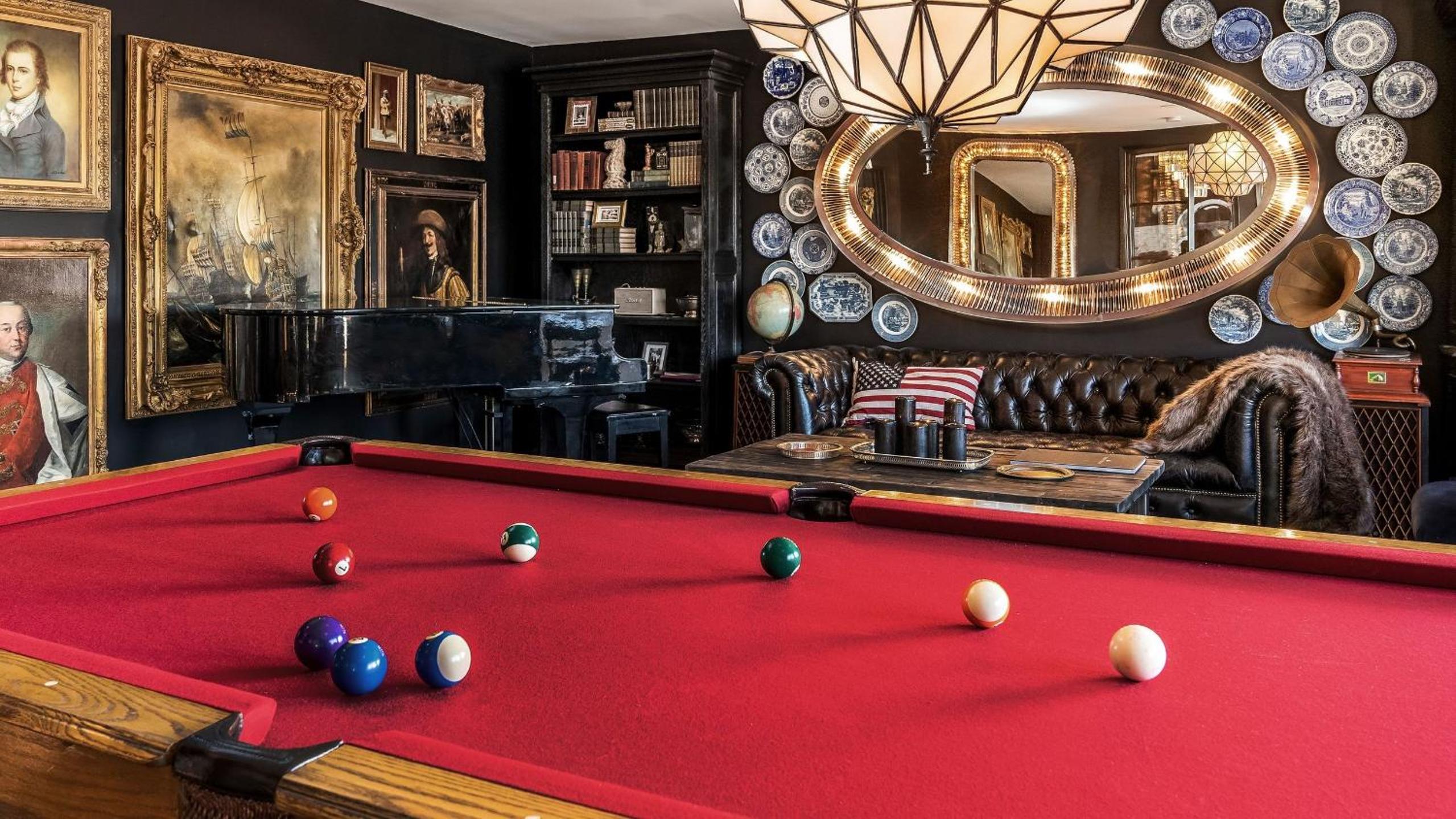 Iconic 6BR Desert Retreat w Pool Pickleball Fire Pit Joshua Tree Mansion by AvantStay