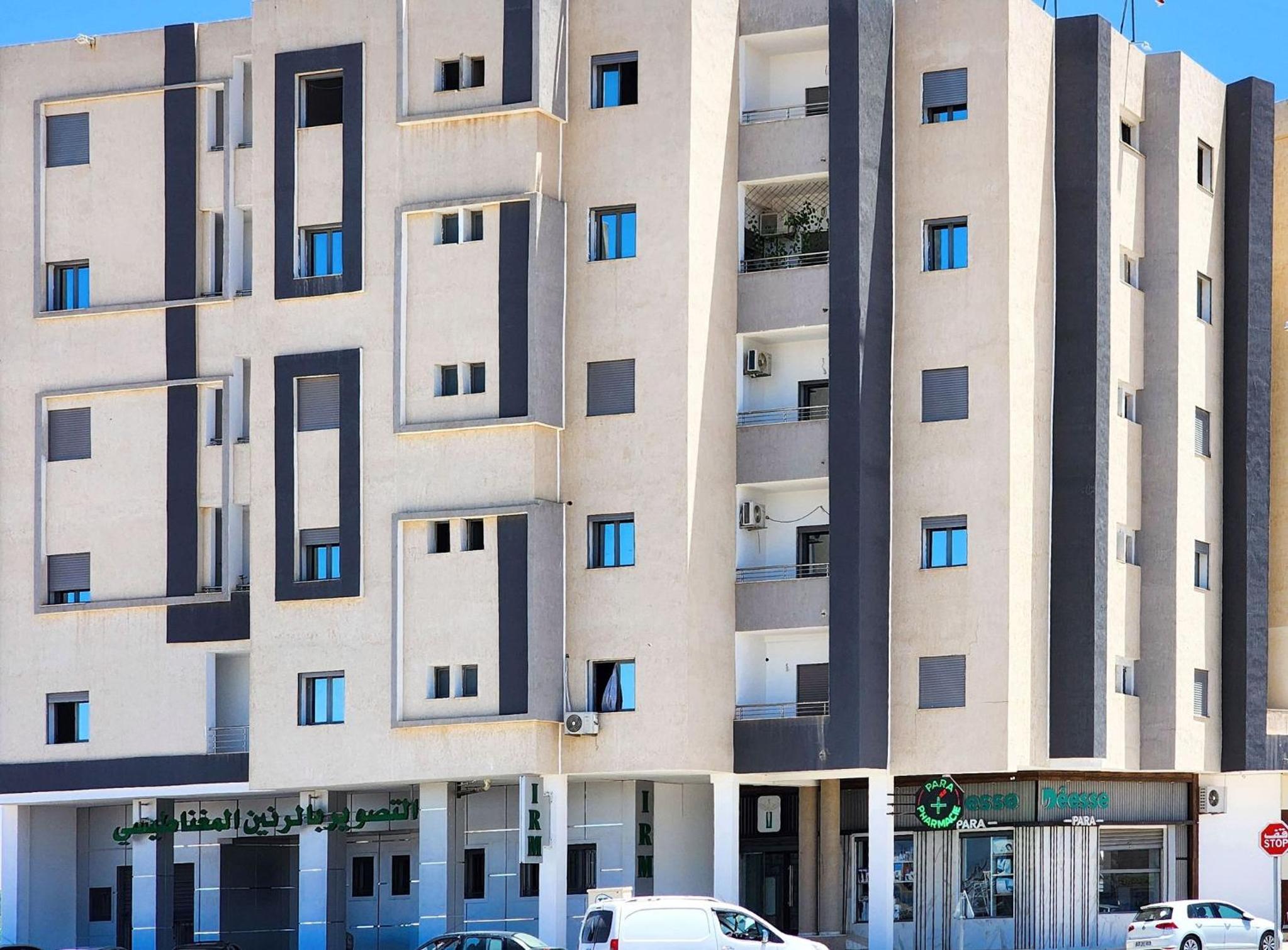 Elegant 2-Bedroom Apartment in the Heart of Sidi Bouzid , Essafir Residence