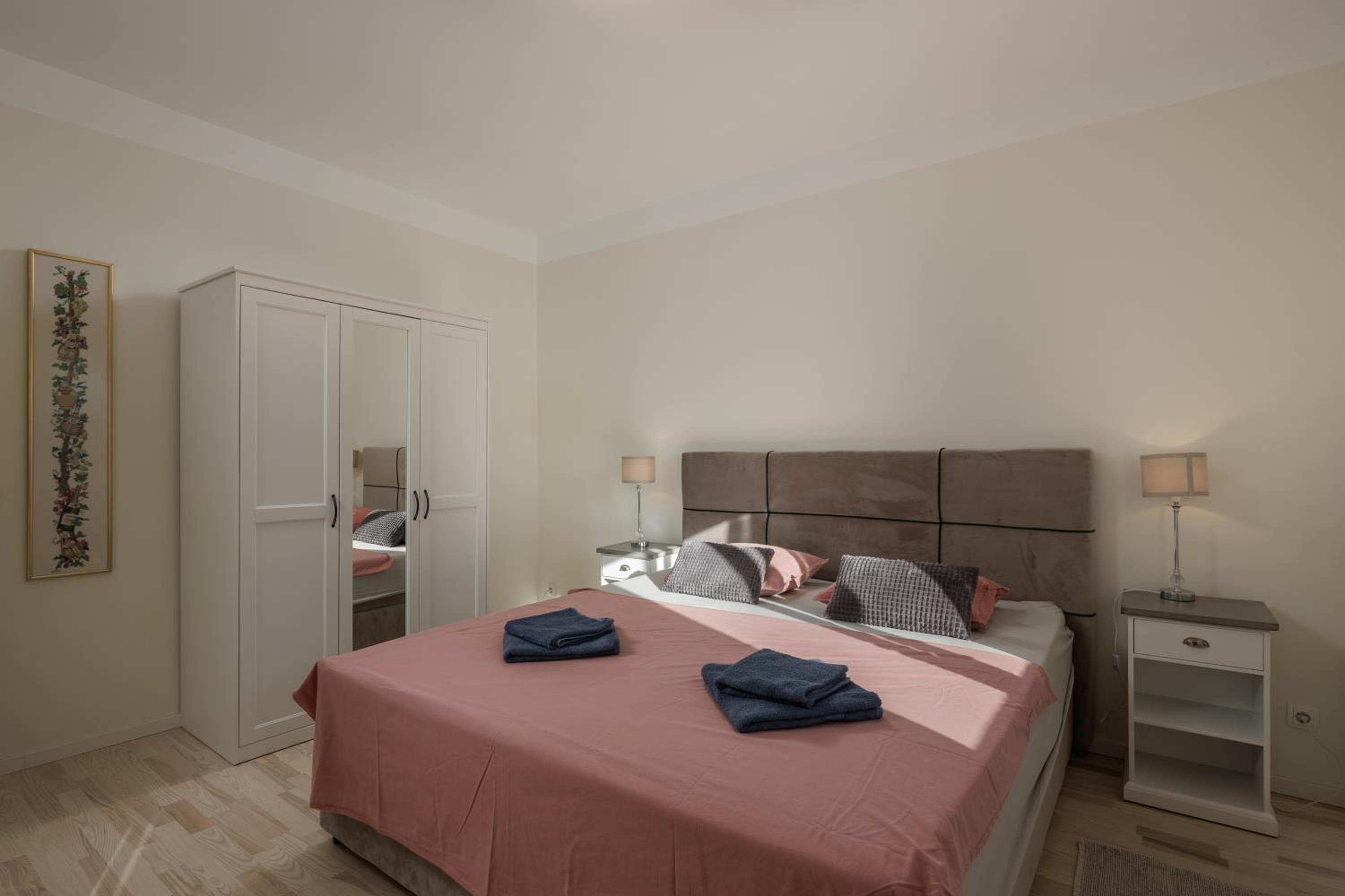 Casa Berton - Heated Saltwater Pool - Happy Rentals