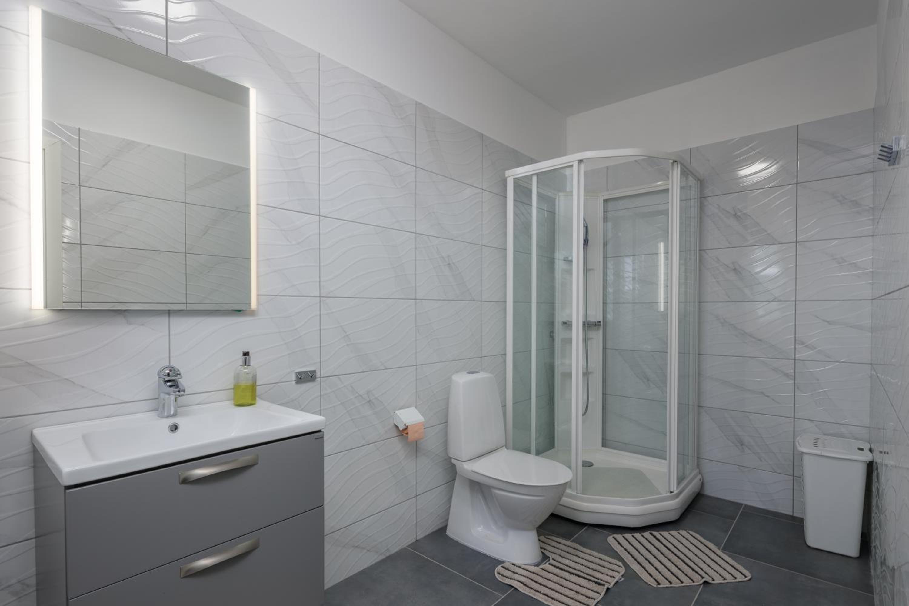 Casa Berton - Heated Saltwater Pool - Happy Rentals