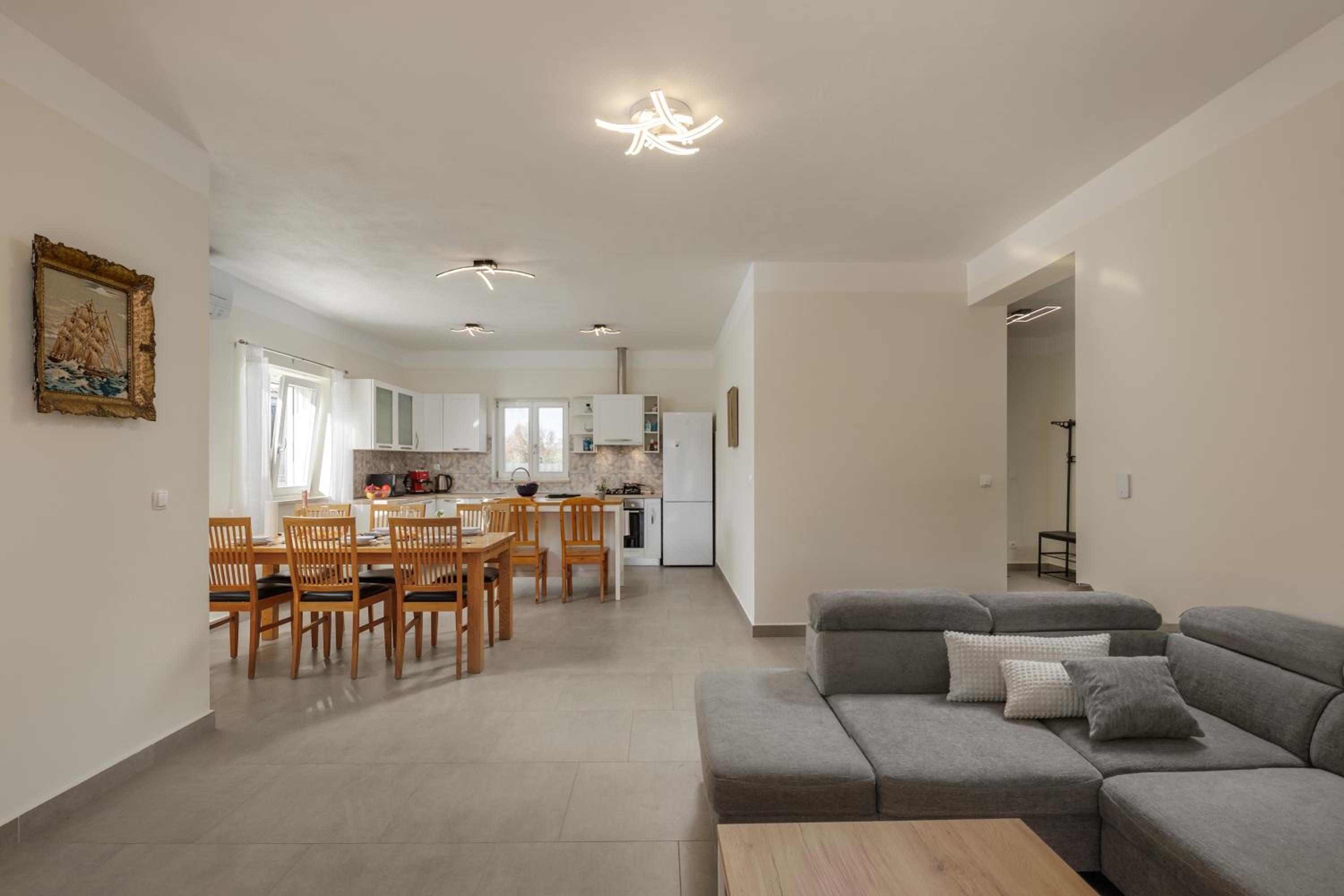 Casa Berton - Heated Saltwater Pool - Happy Rentals