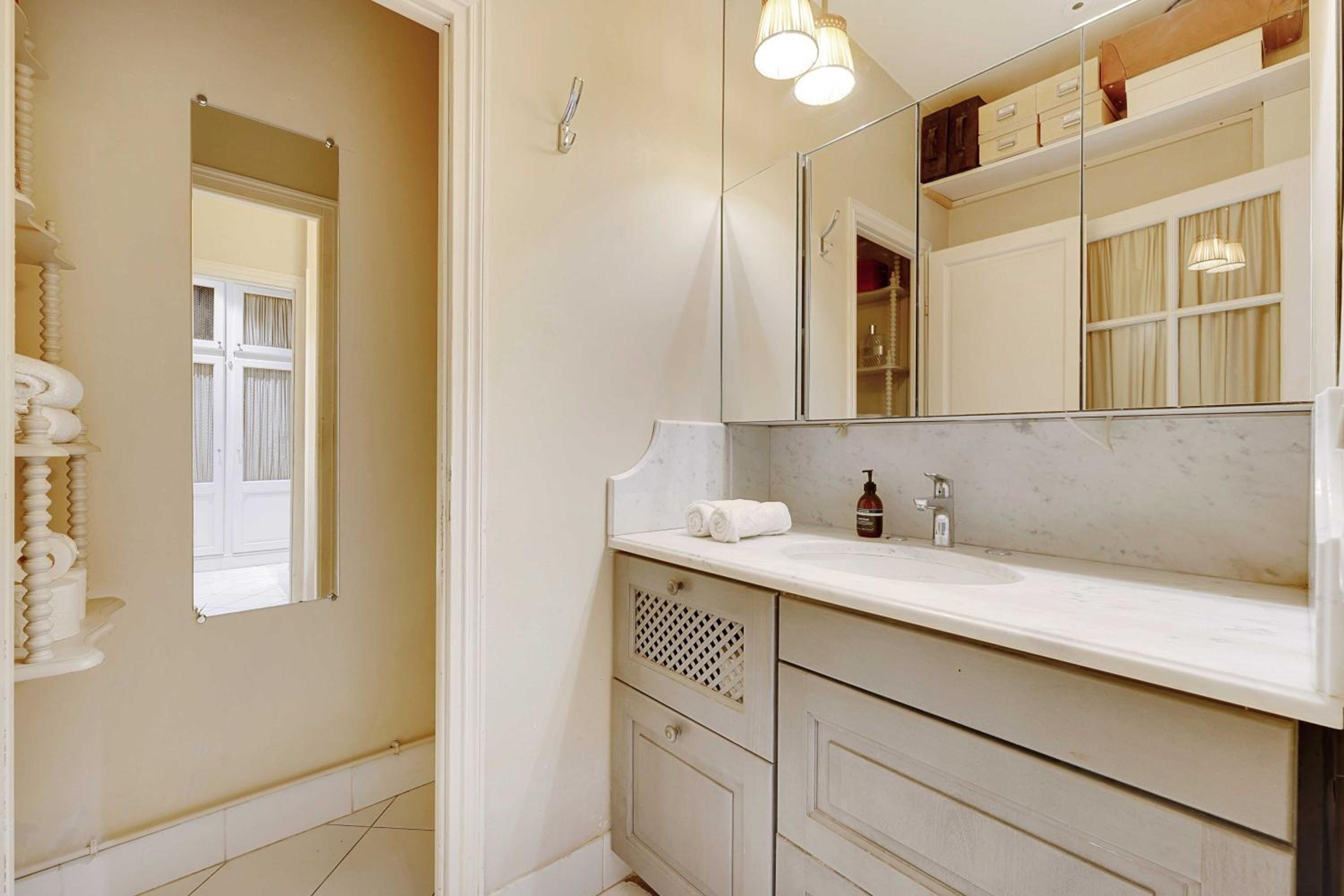 Historic elegance in the heart of the Marais - 6P 2BDR
