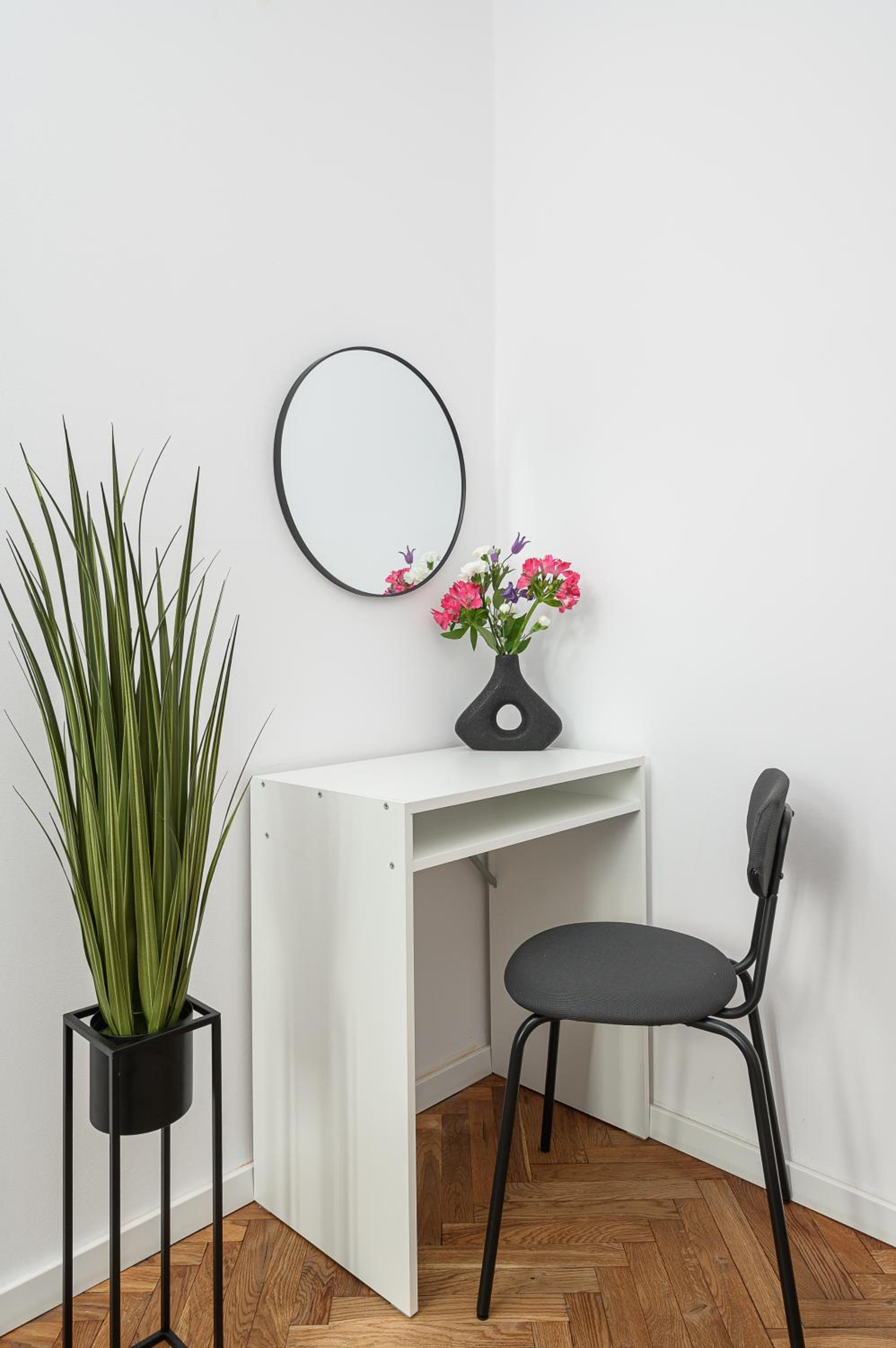 Lumina 2-room apartment near the Old Town