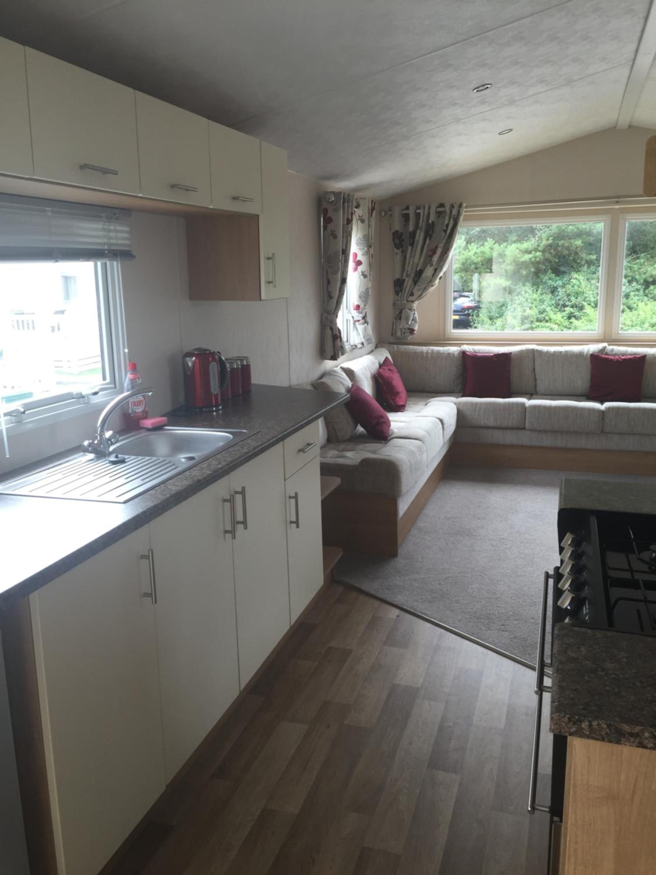 Lovely 3 Bed Caravan, Milford on Sea view 3
