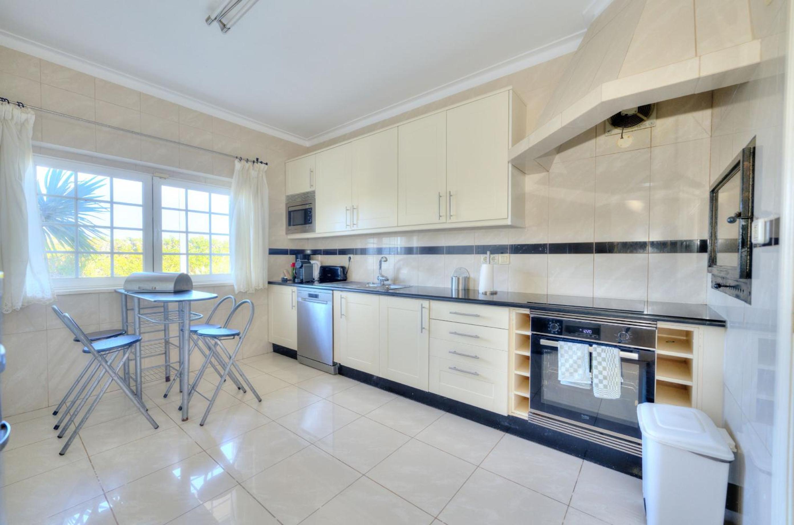 Praia da Marinha Apartment