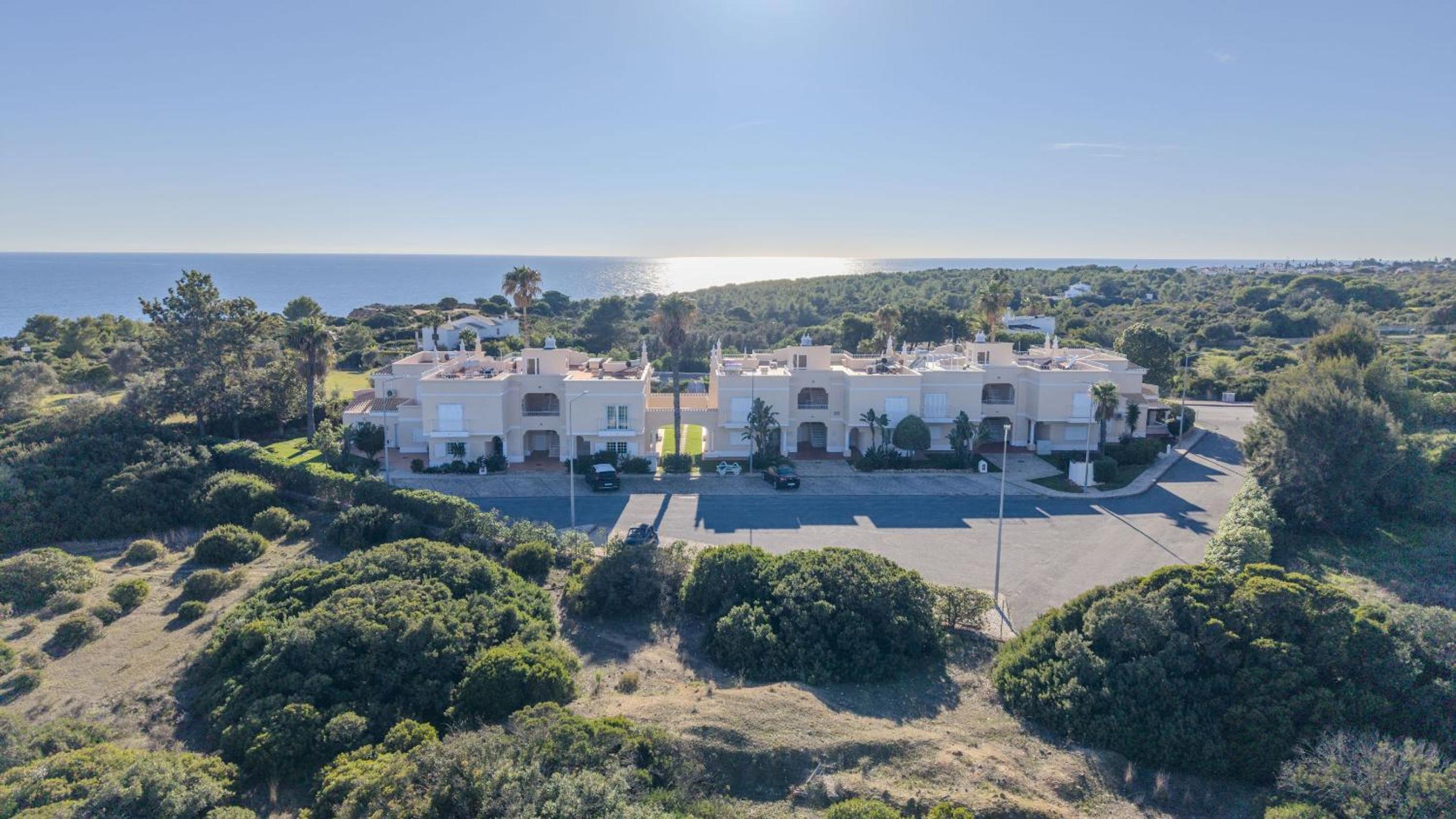 Praia da Marinha Apartment