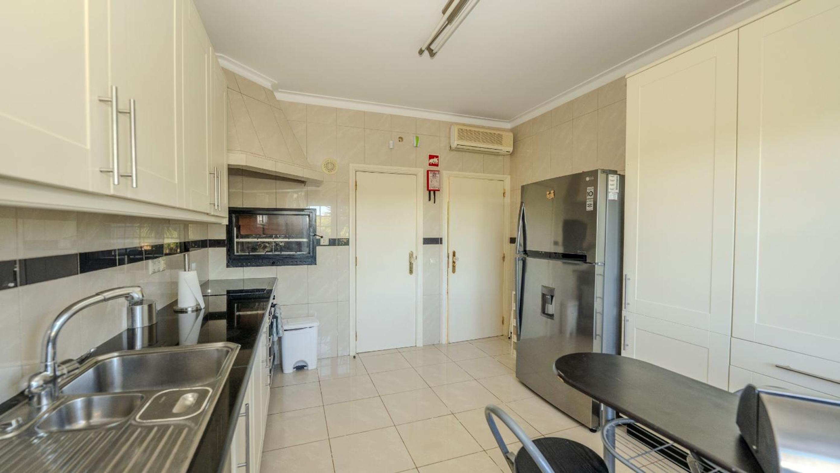 Praia da Marinha Apartment