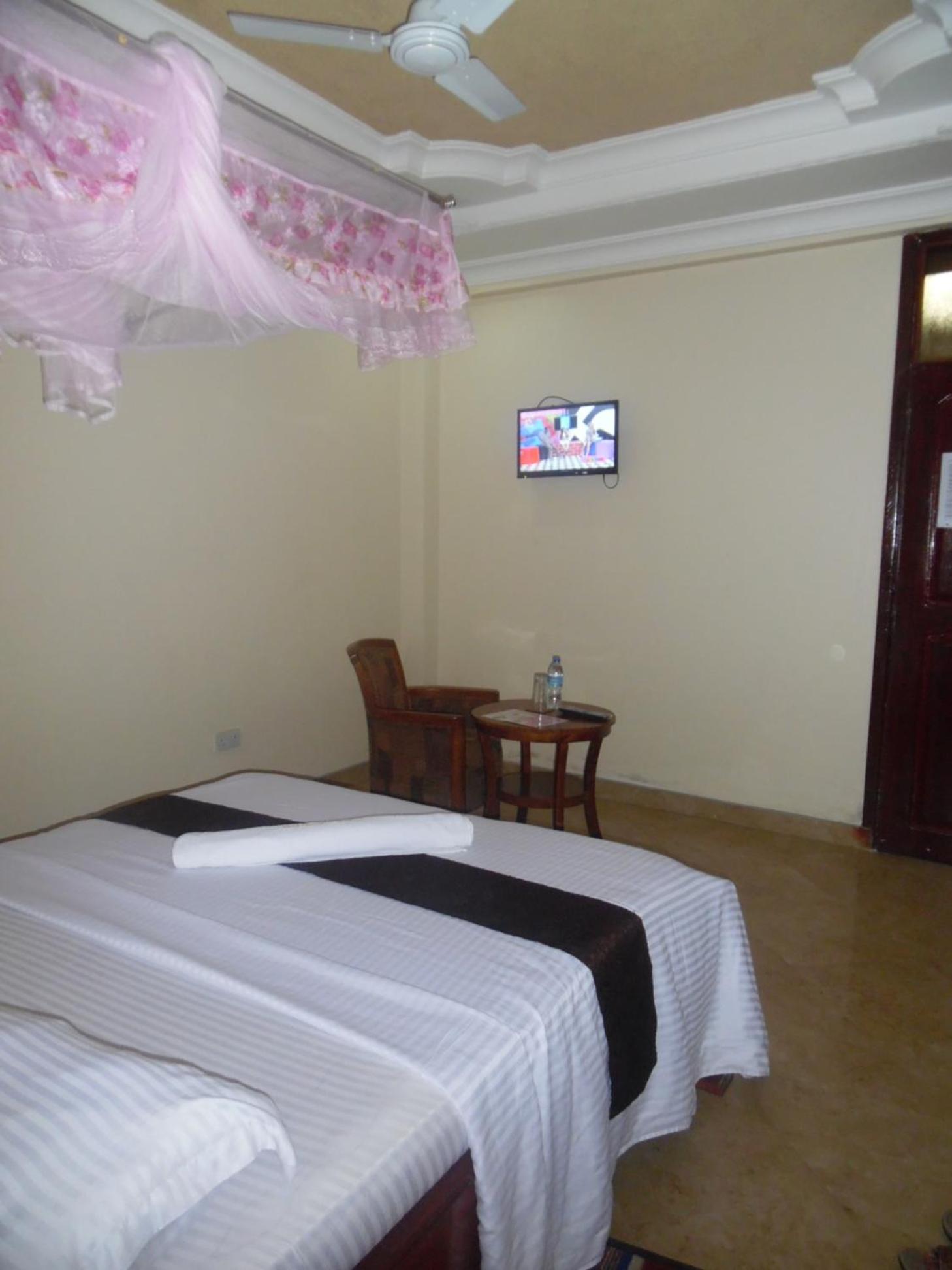 Silver Paradise Hotel