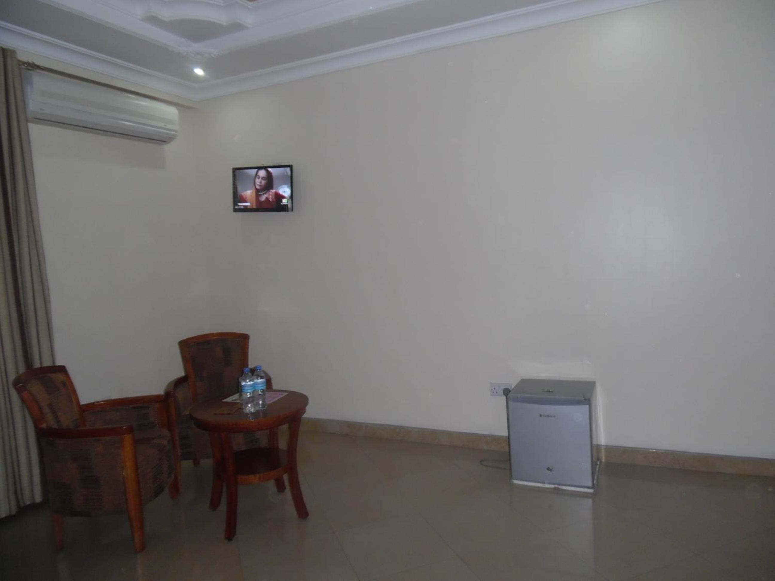Silver Paradise Hotel