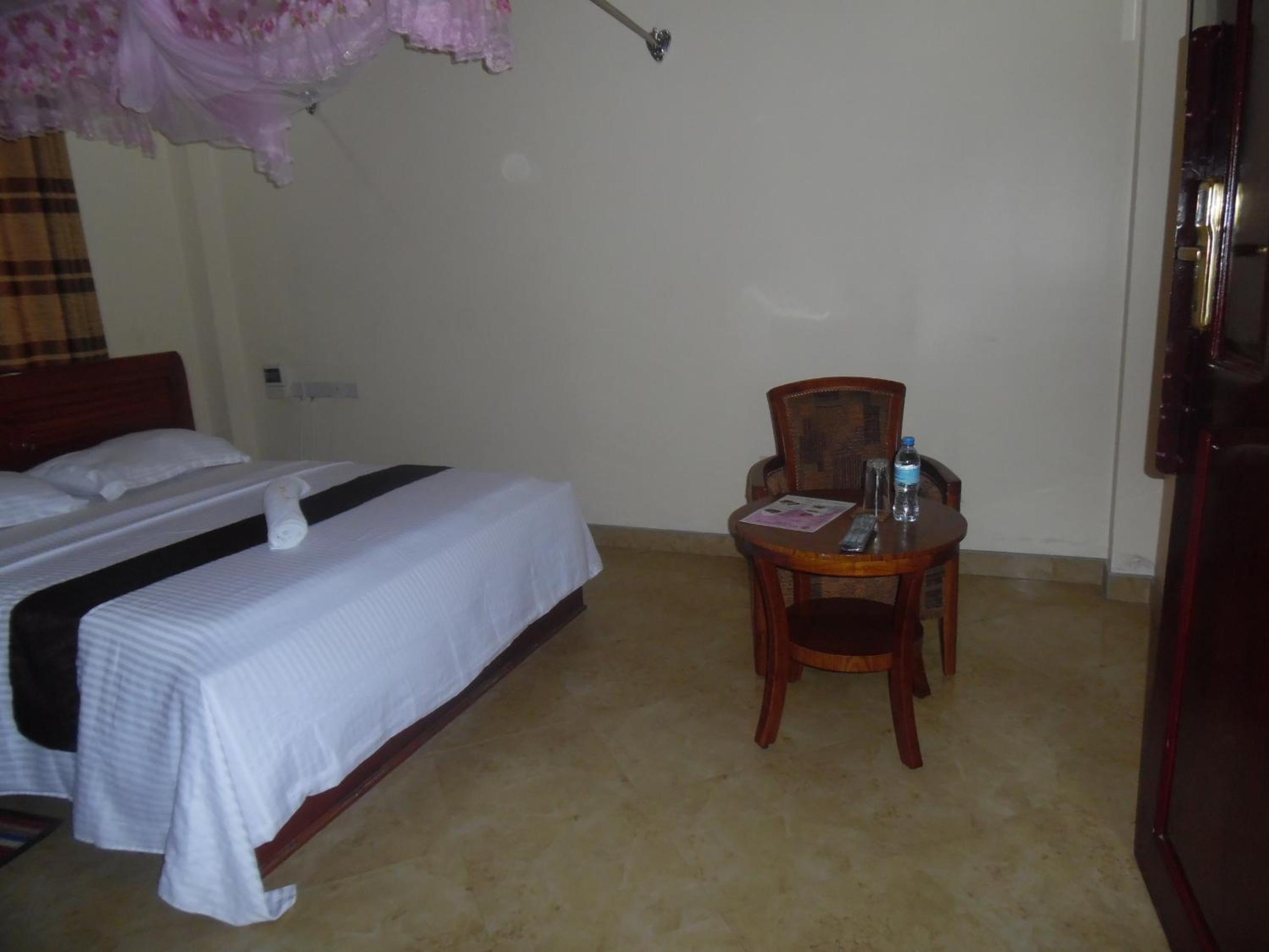 Silver Paradise Hotel