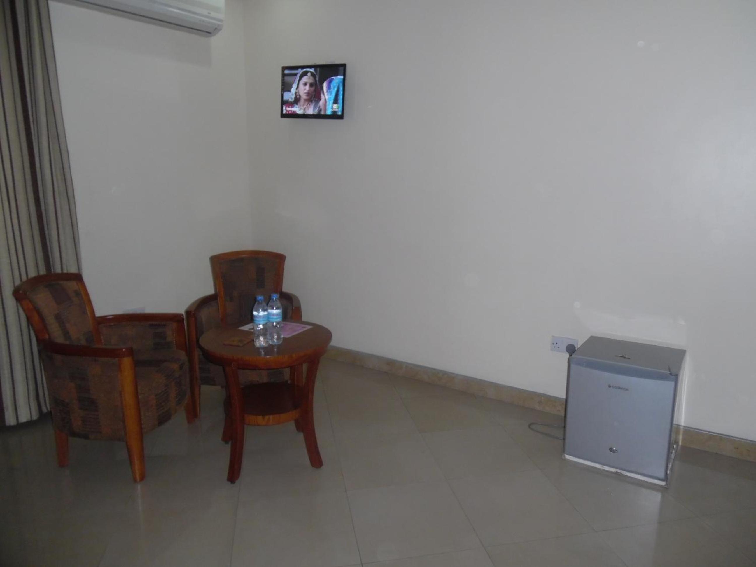 Silver Paradise Hotel