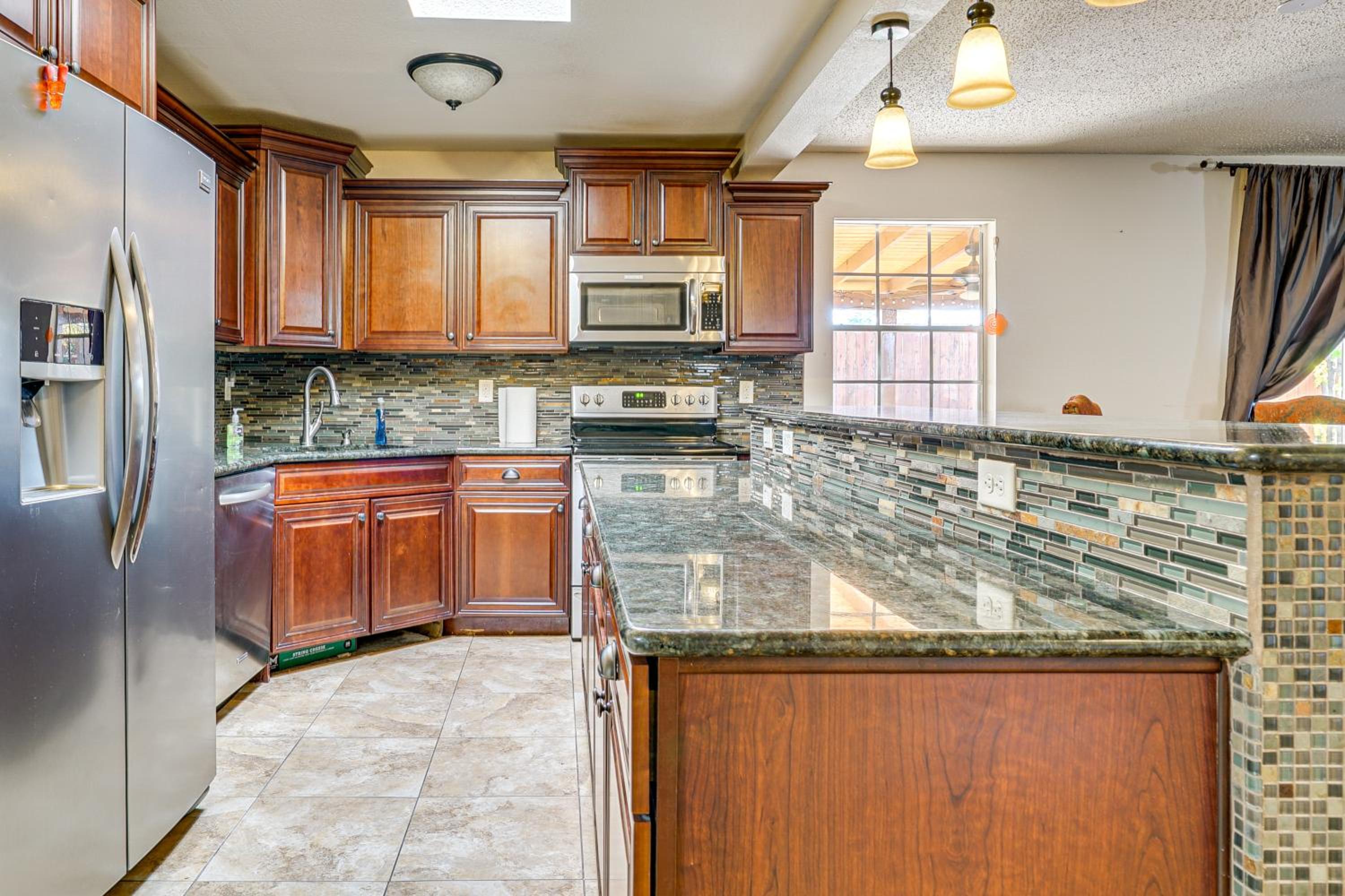 1 Mi to NMSU! Las Cruces Home with Pet-Friendly Yard