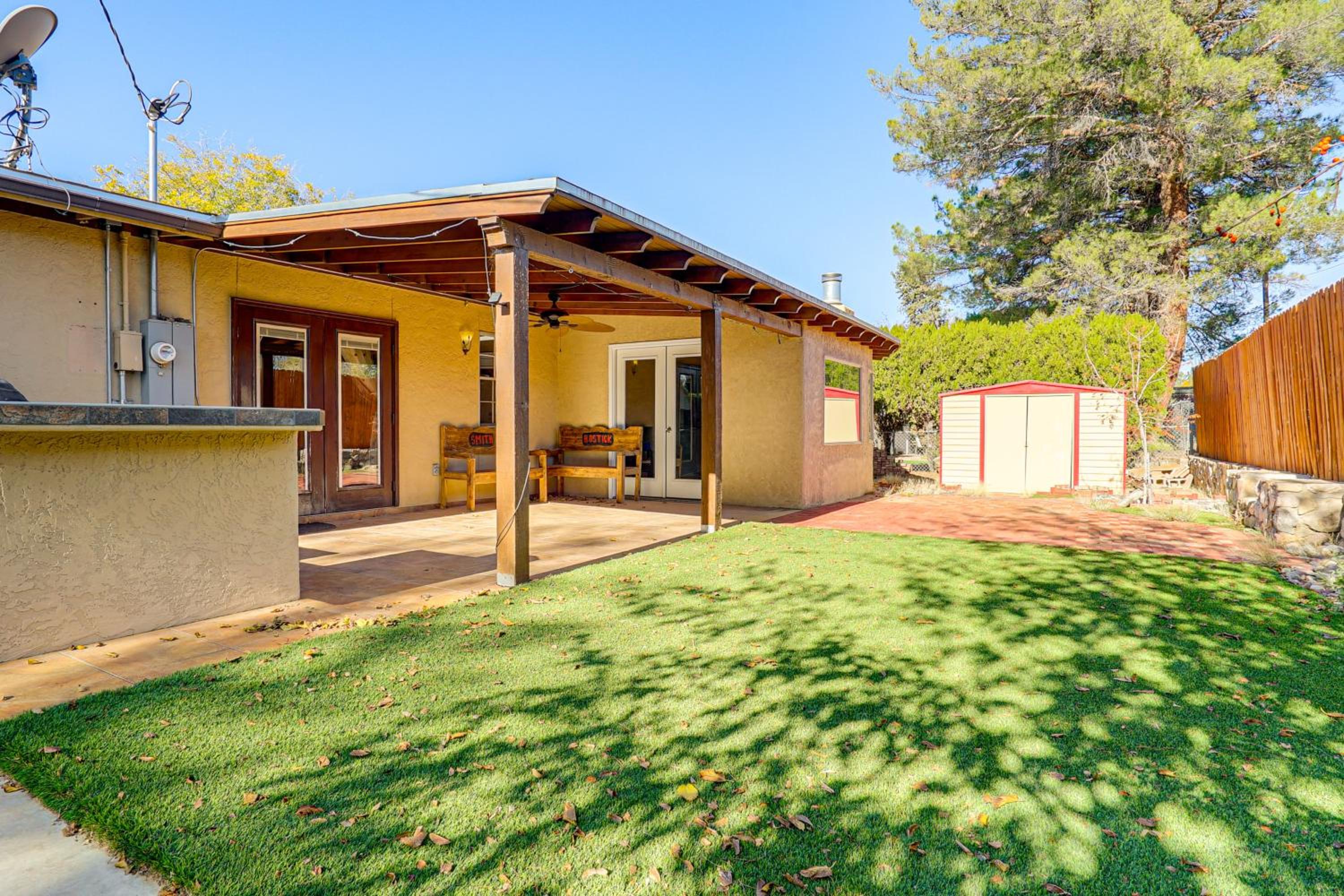 1 Mi to NMSU! Las Cruces Home with Pet-Friendly Yard