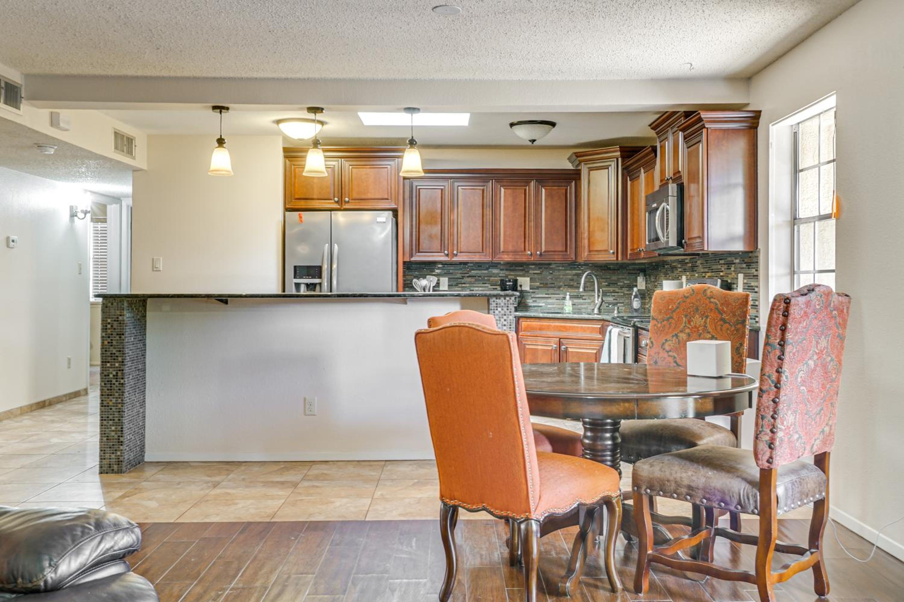 1 Mi to NMSU! Las Cruces Home with Pet-Friendly Yard