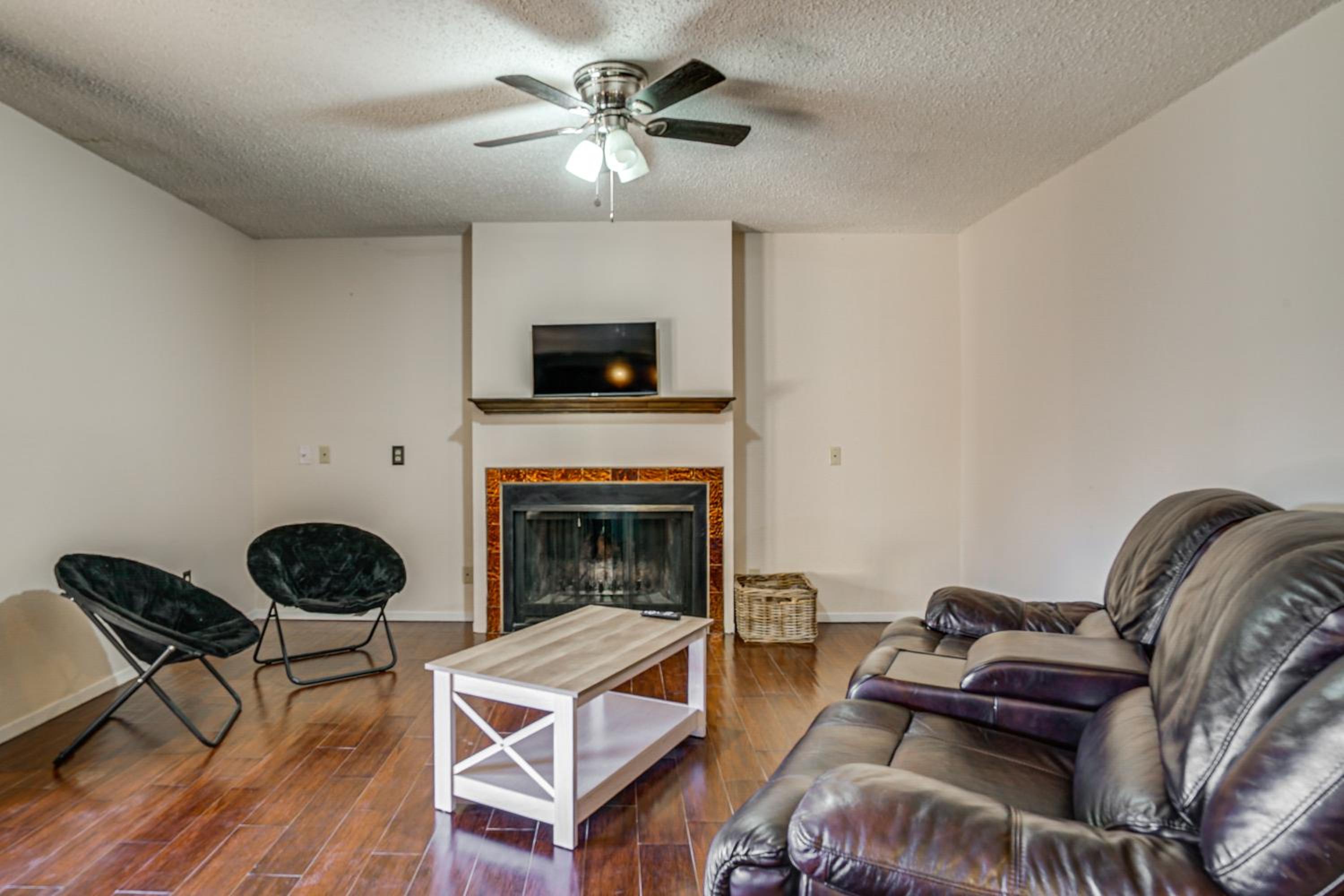 1 Mi to NMSU! Las Cruces Home with Pet-Friendly Yard
