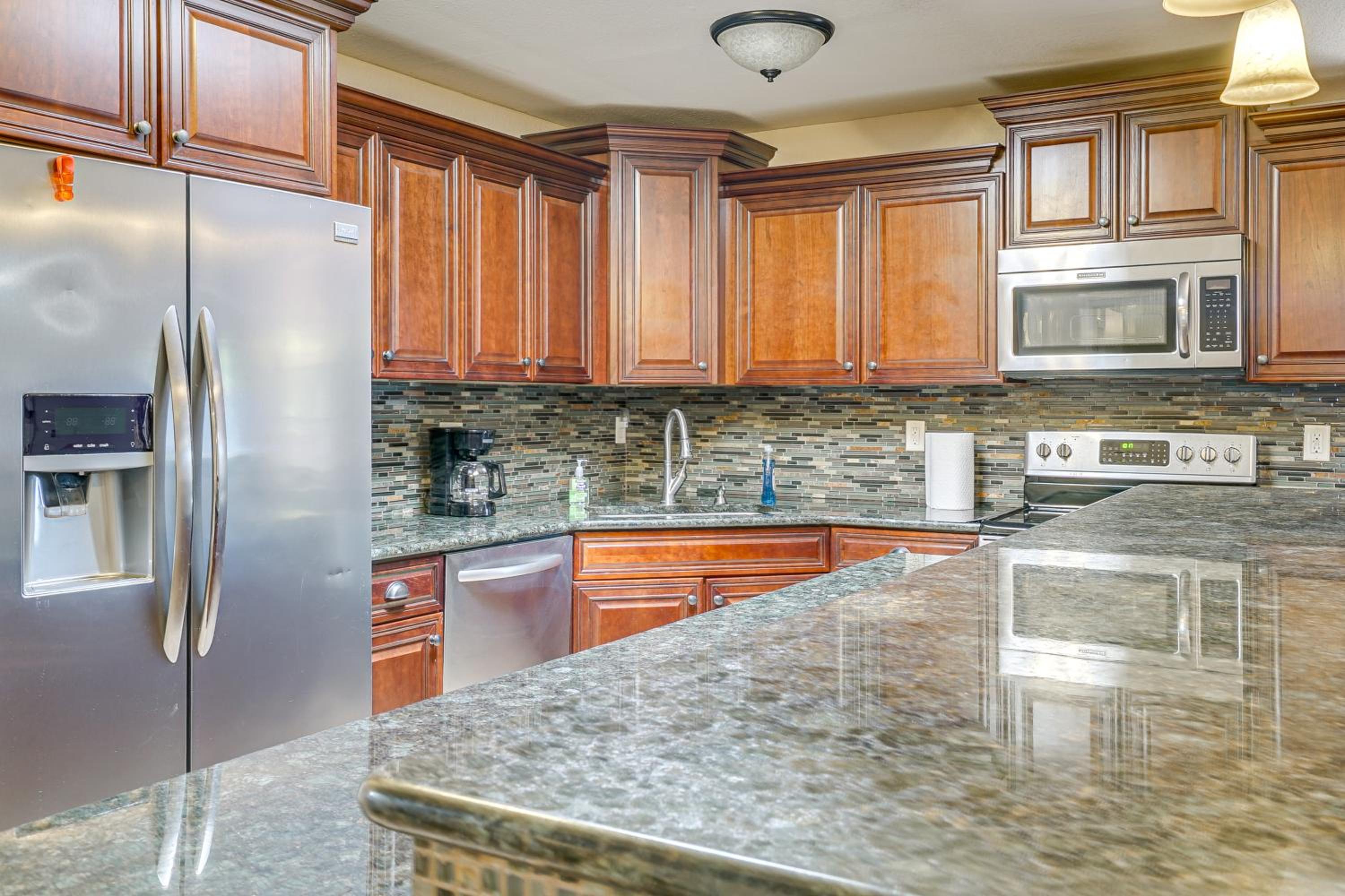 1 Mi to NMSU! Las Cruces Home with Pet-Friendly Yard