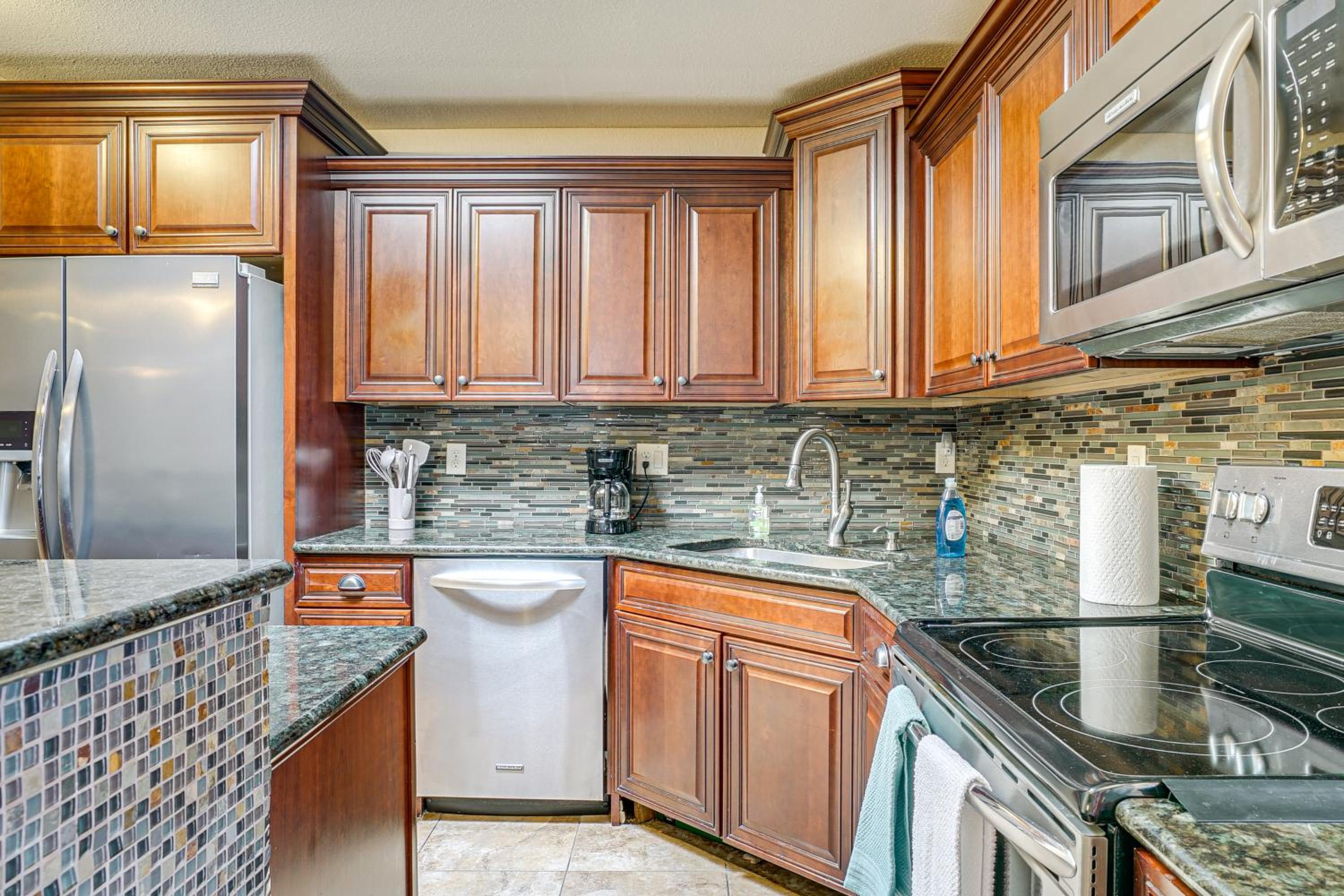 1 Mi to NMSU! Las Cruces Home with Pet-Friendly Yard