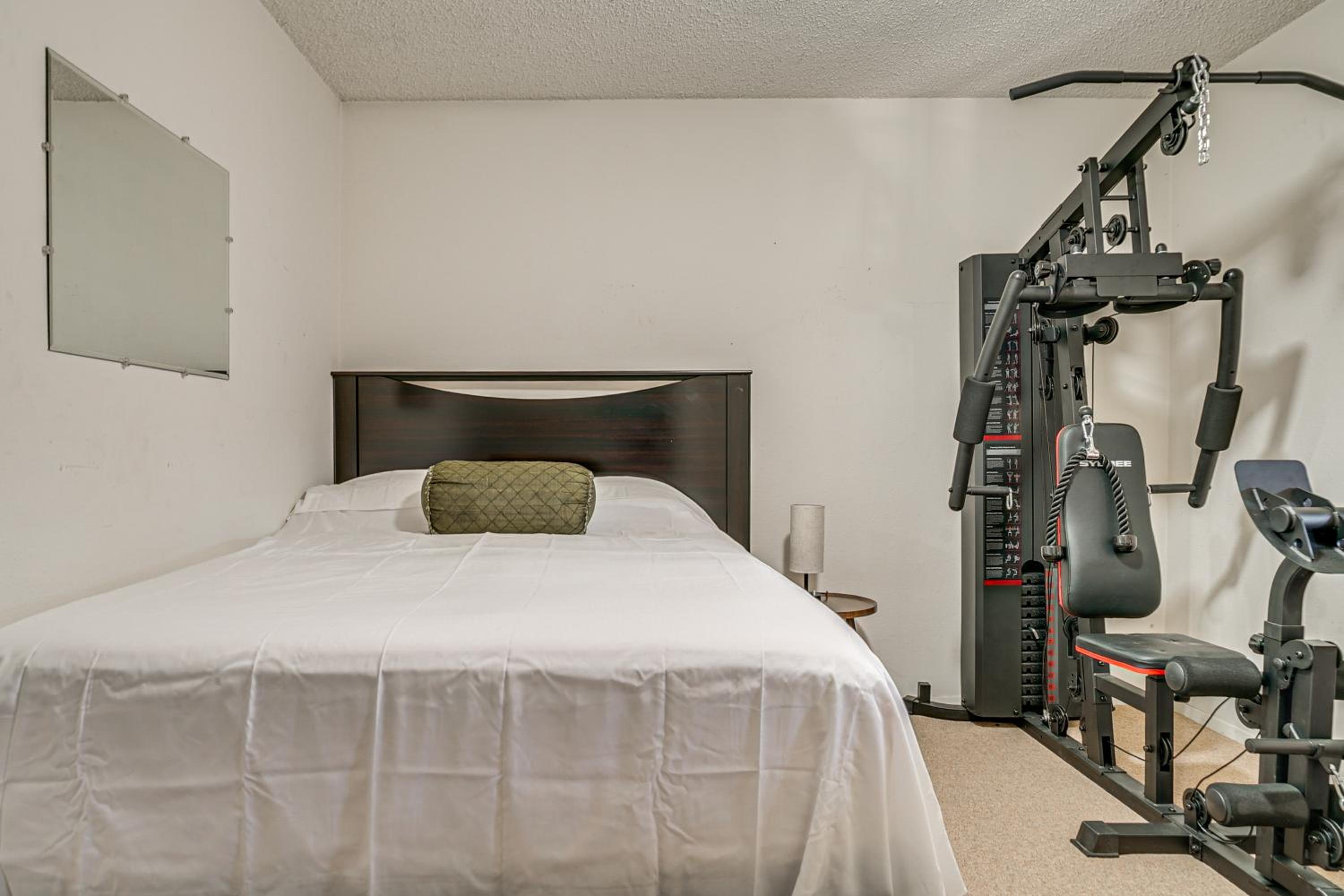 1 Mi to NMSU! Las Cruces Home with Pet-Friendly Yard