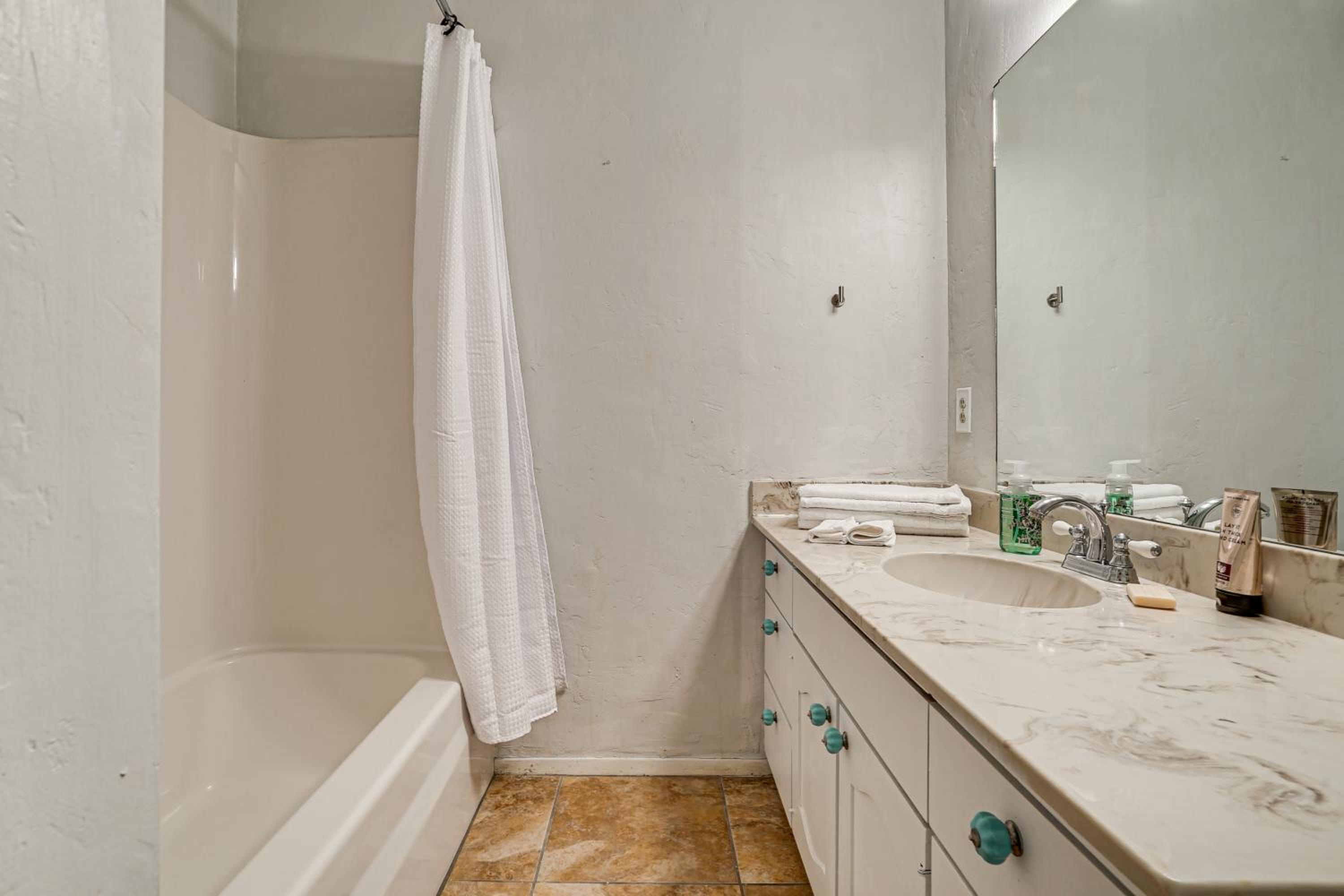 1 Mi to NMSU! Las Cruces Home with Pet-Friendly Yard