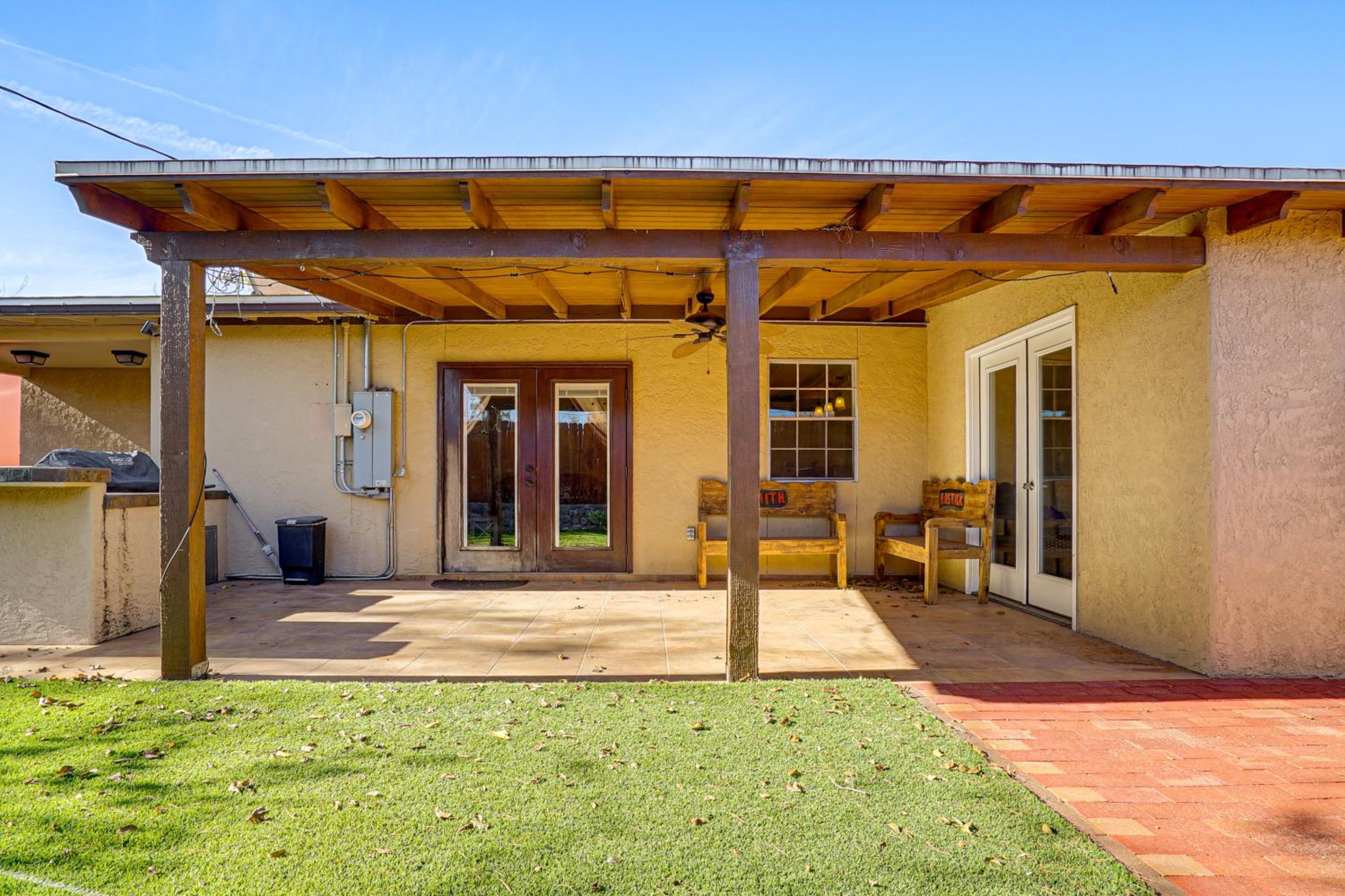 1 Mi to NMSU! Las Cruces Home with Pet-Friendly Yard