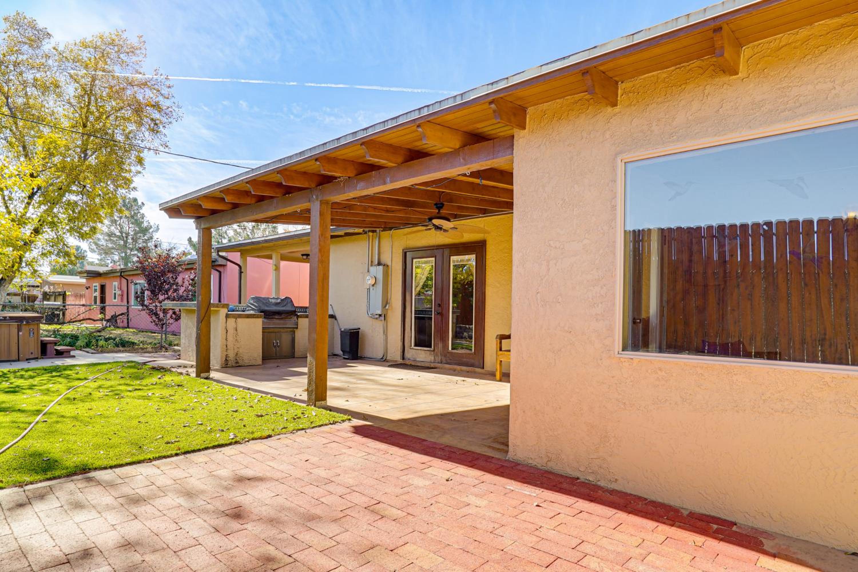 1 Mi to NMSU! Las Cruces Home with Pet-Friendly Yard