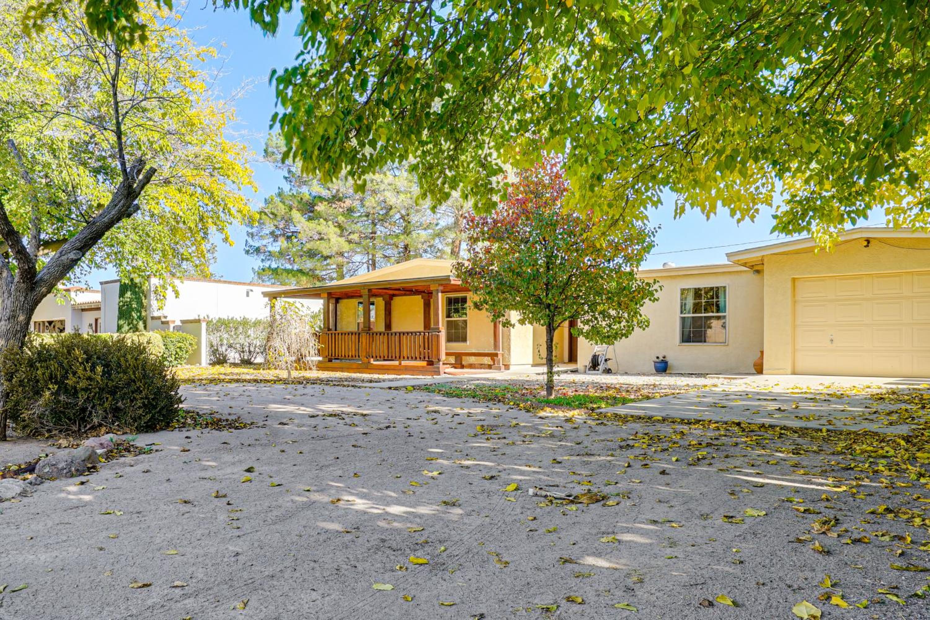 1 Mi to NMSU! Las Cruces Home with Pet-Friendly Yard