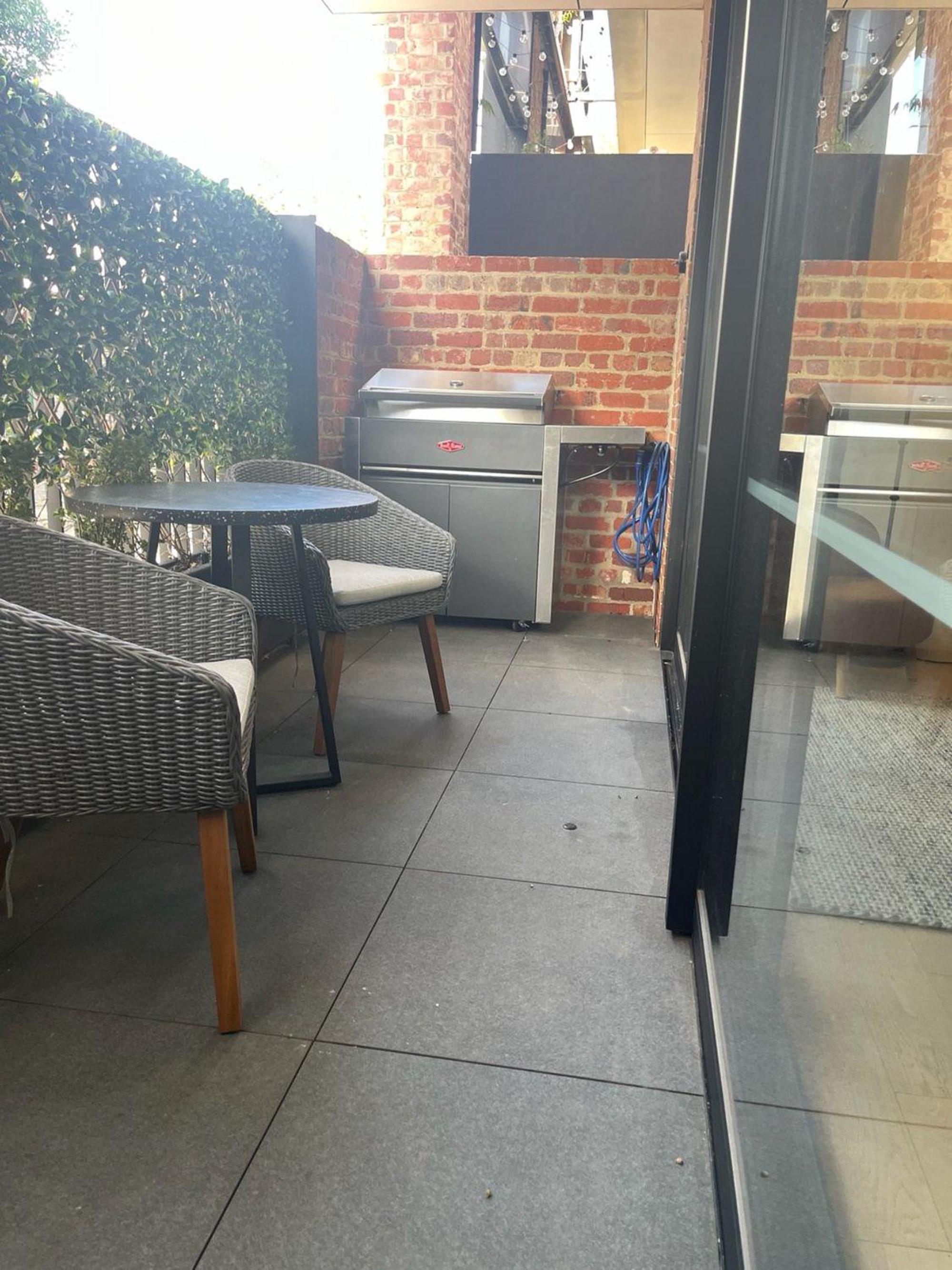 Stylish 3-Bed Townhouse in Vibrant Fitzroy