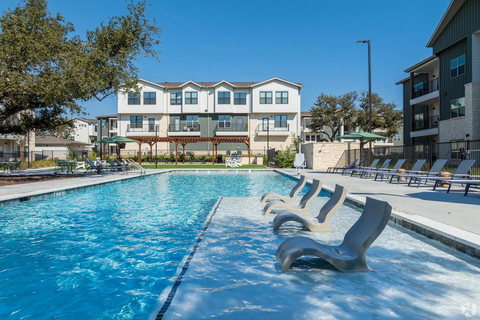 Landing Modern 1BD Gym Pool